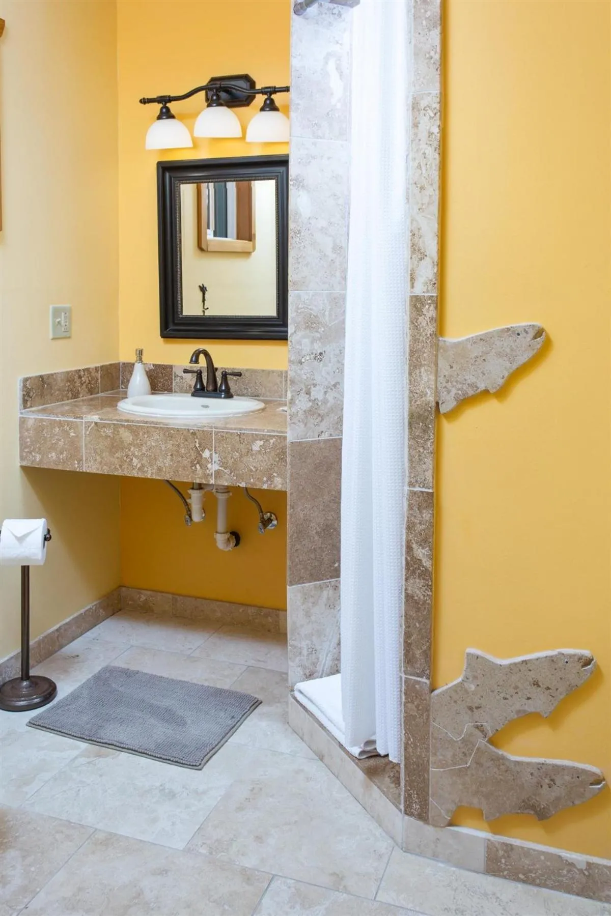Shower in Steller Inn