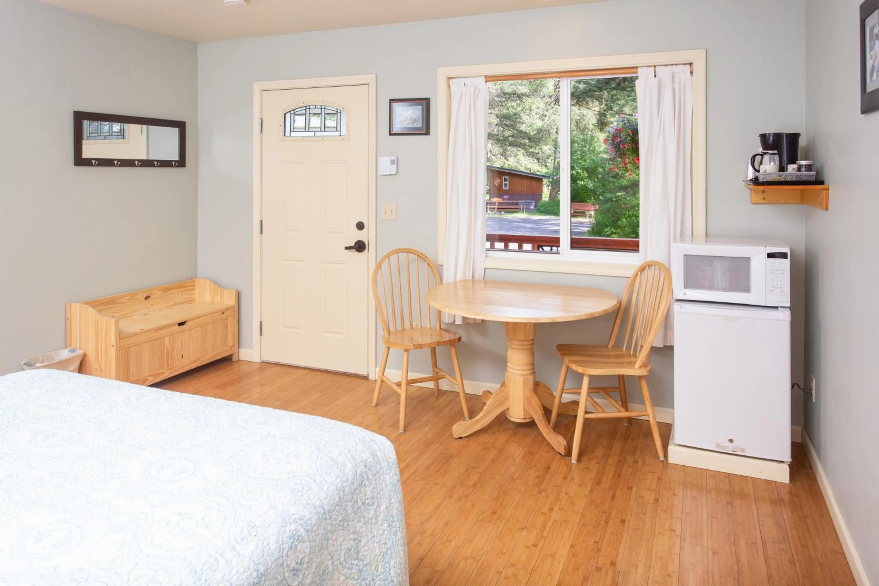 Coffee/tea facilities, Bed in Steller Inn