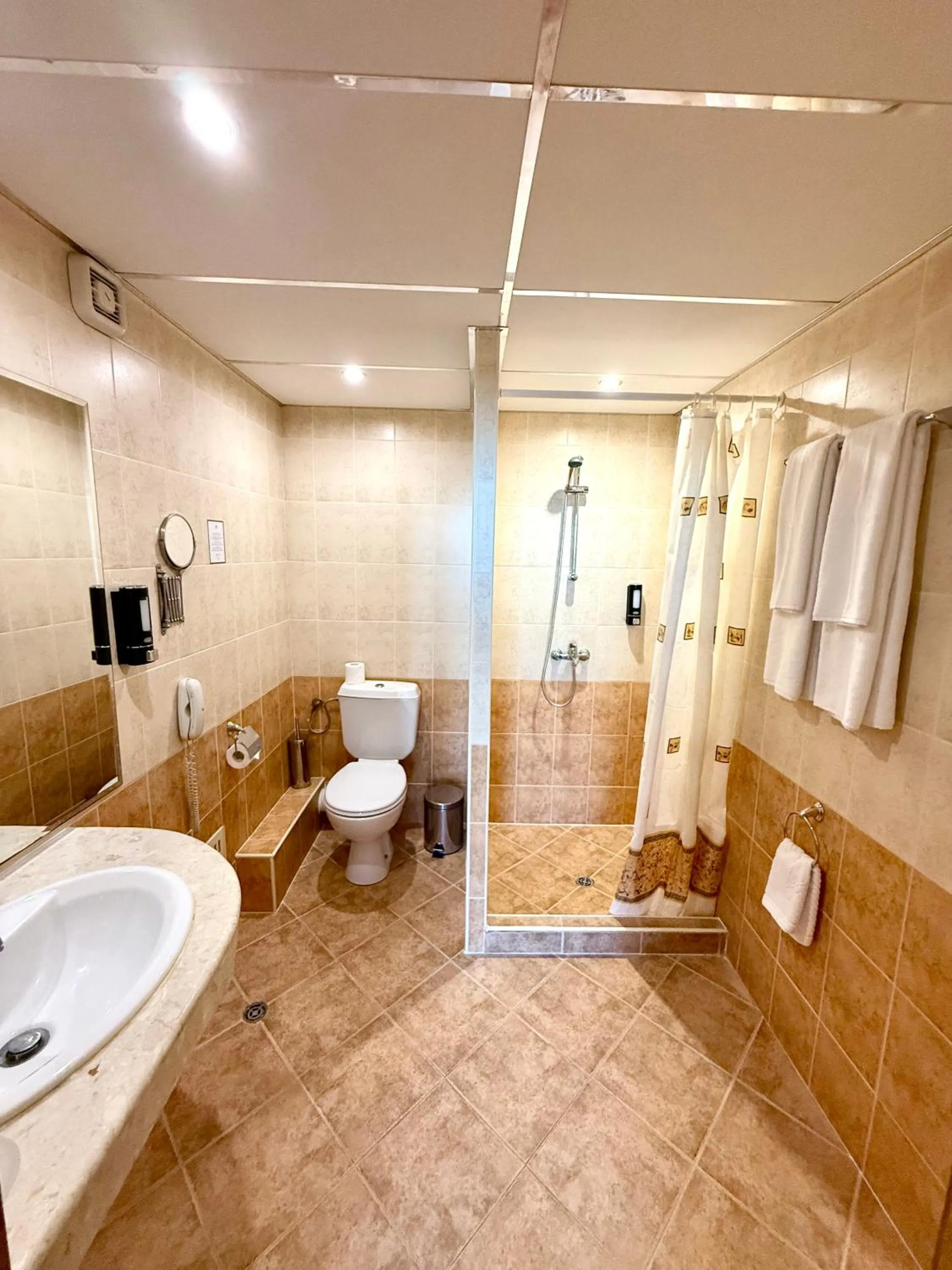 Toilet in Hotel Rеgina - Golden Sands All Inclusive