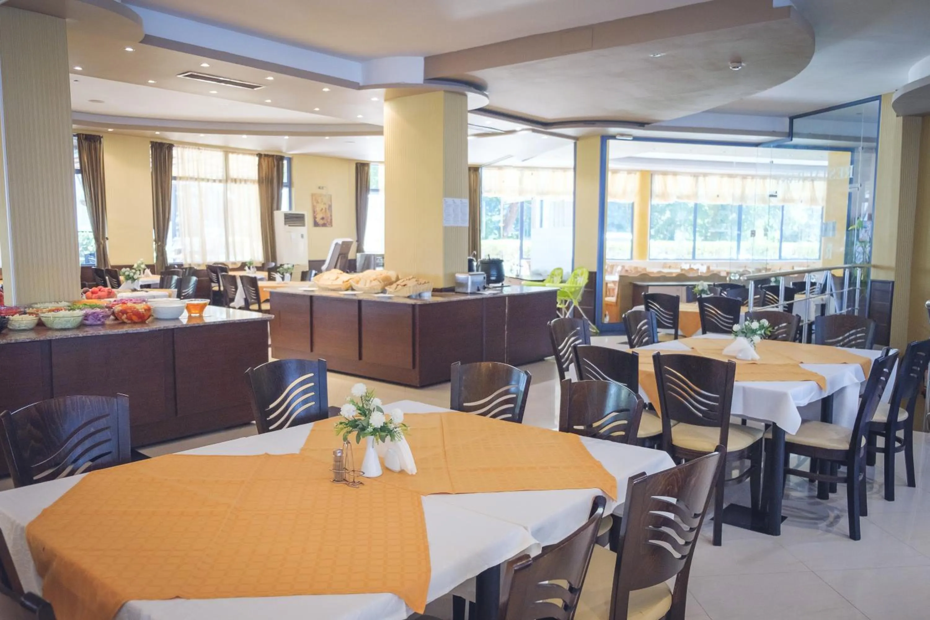 Restaurant/places to eat in Hotel Rеgina - Golden Sands All Inclusive