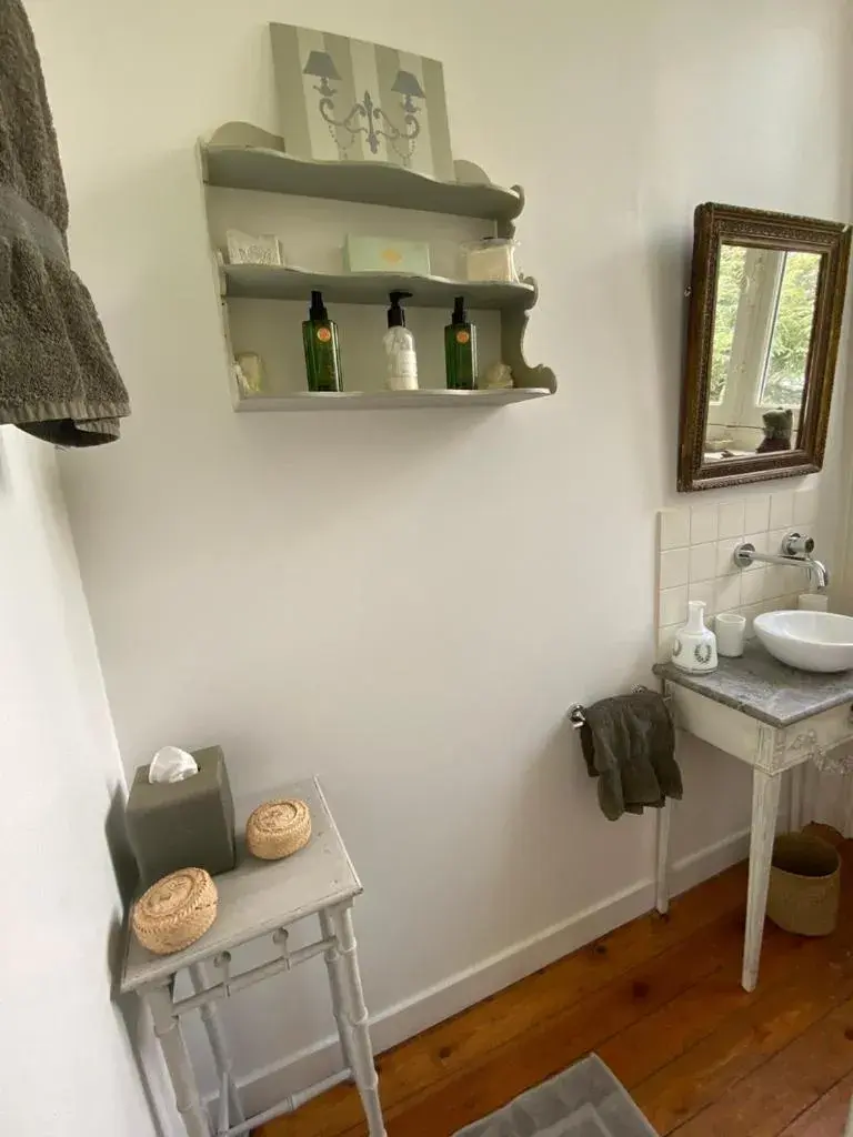 Double or Twin Room with Garden View in Le Celadon Double or Twin Room with Garden View in Le Celadon