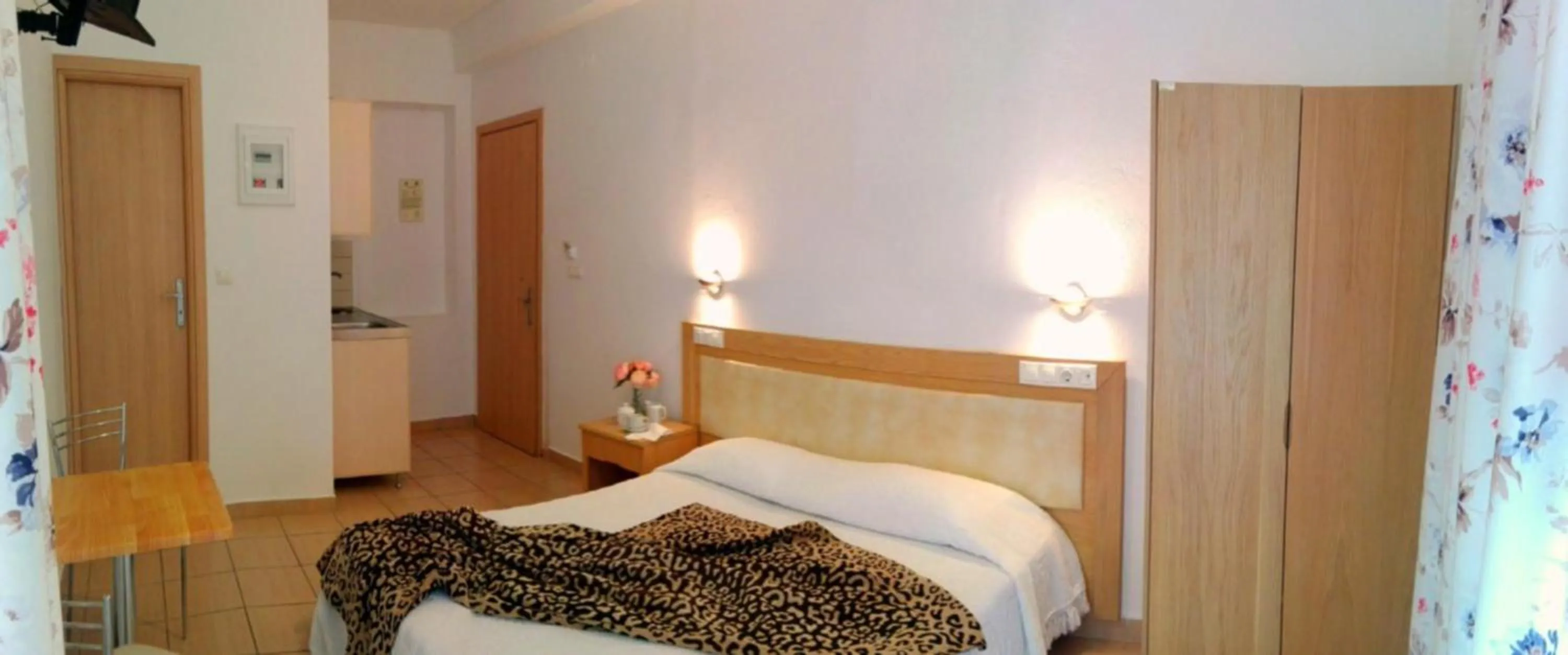 Bedroom in Evita's Studios