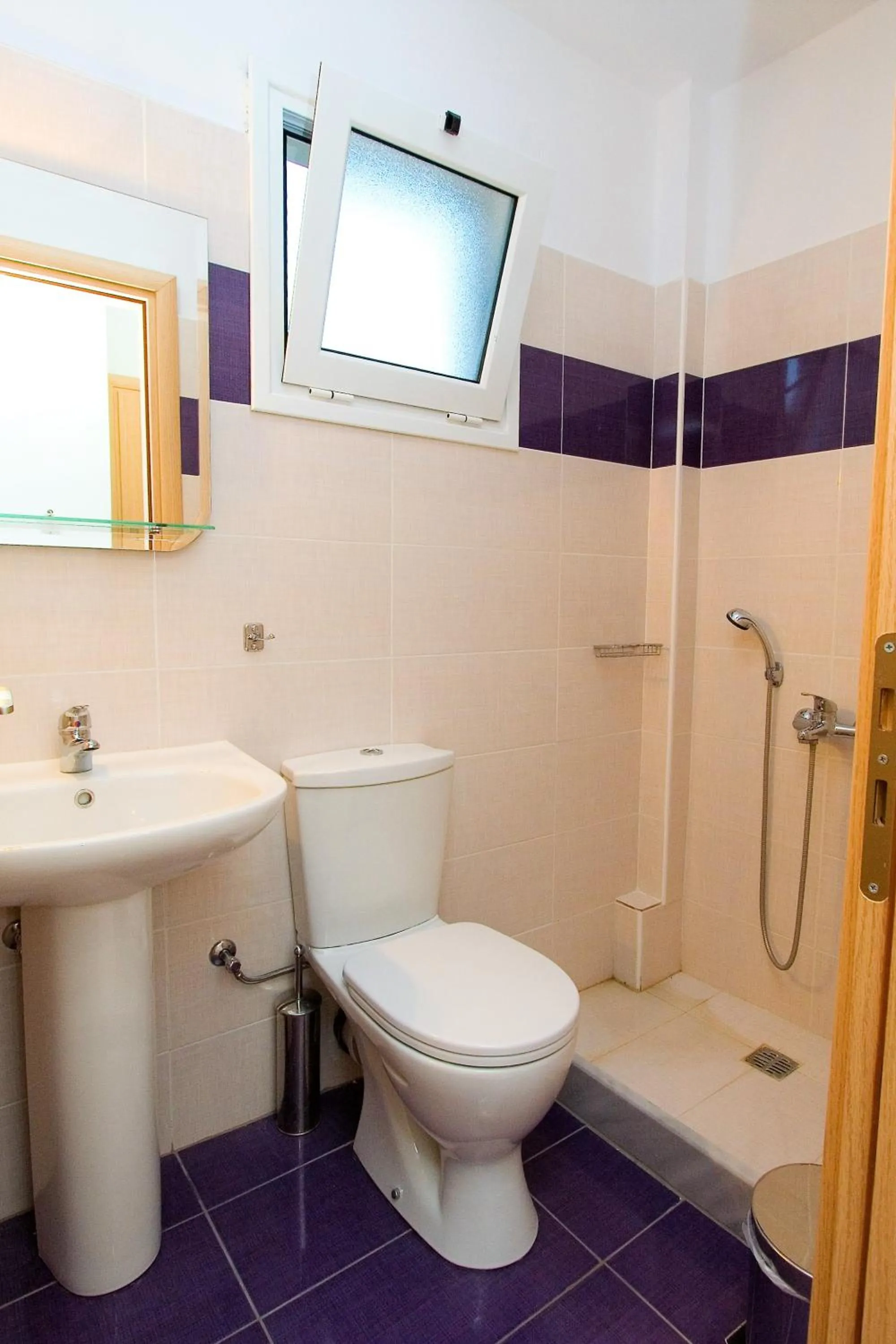 Shower in Evita's Studios