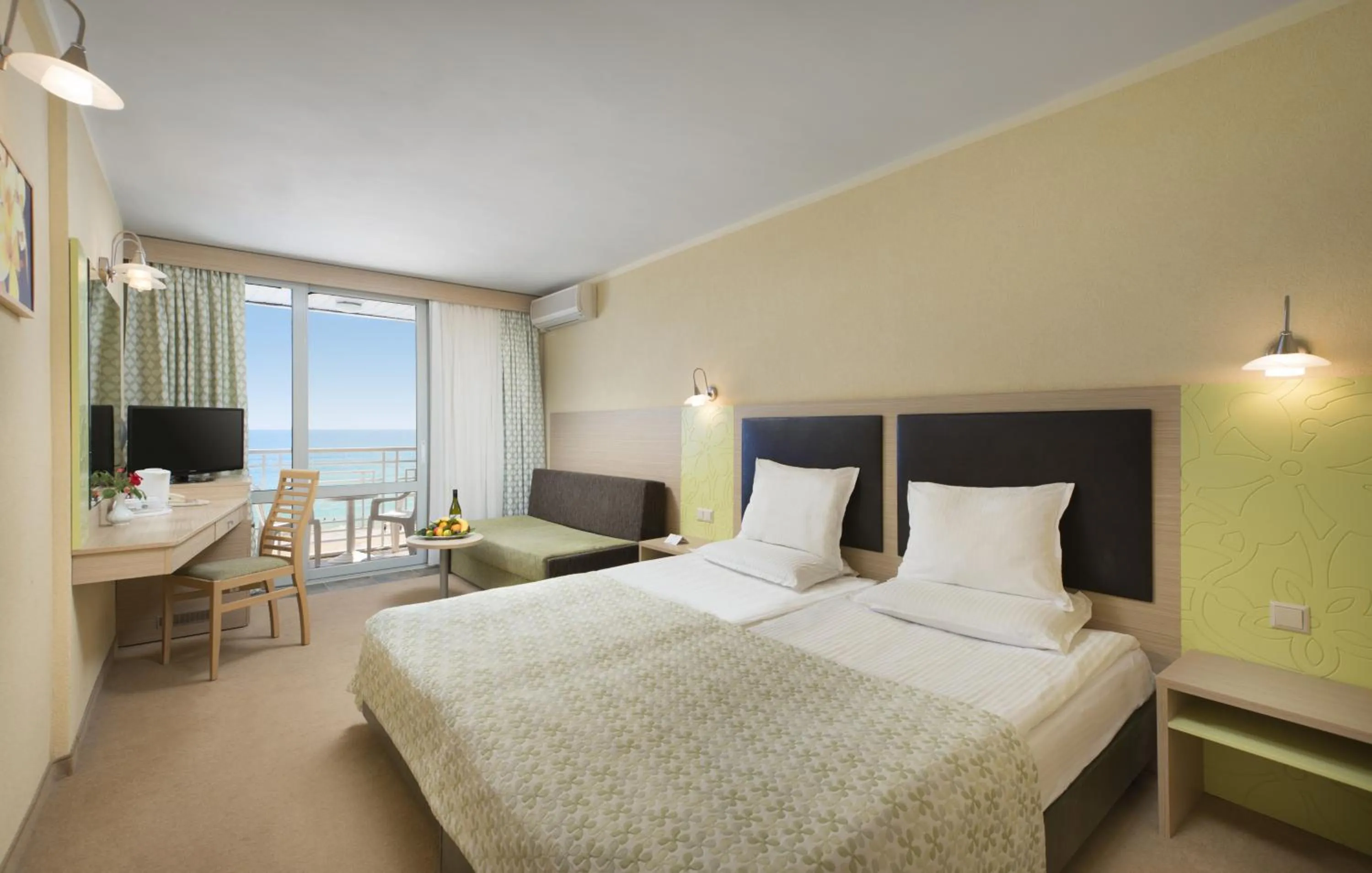 Bedroom, Bed in Hotel Gergana - Ultra All Inclusive