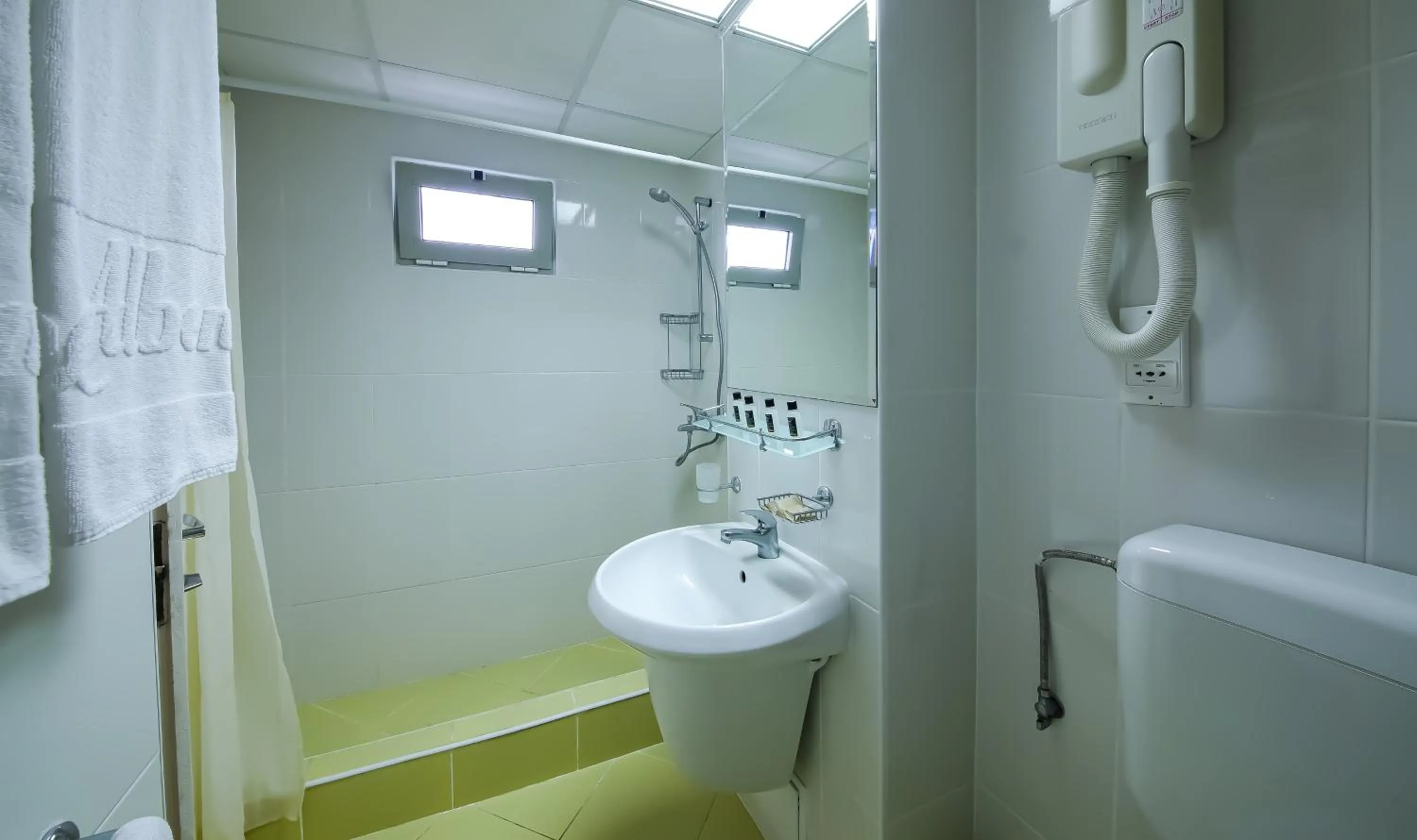 Bathroom in Hotel Nona