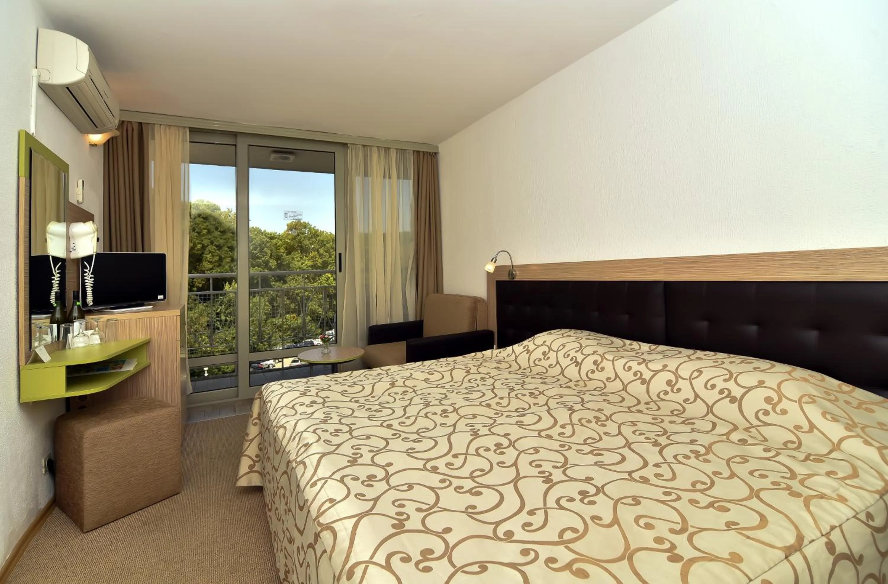 Bedroom, Bed in Hotel Nona