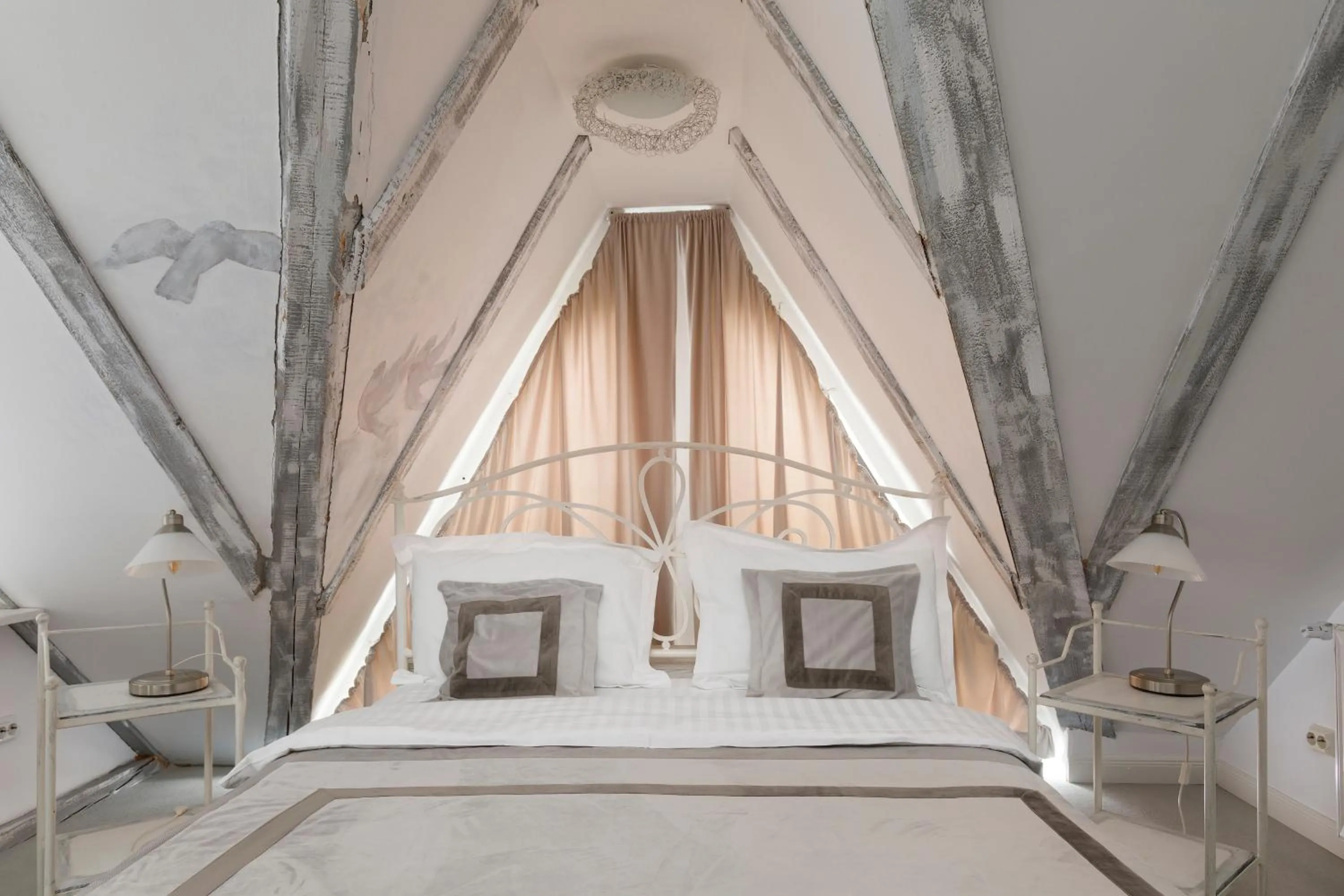 Bed in Conacul Archia