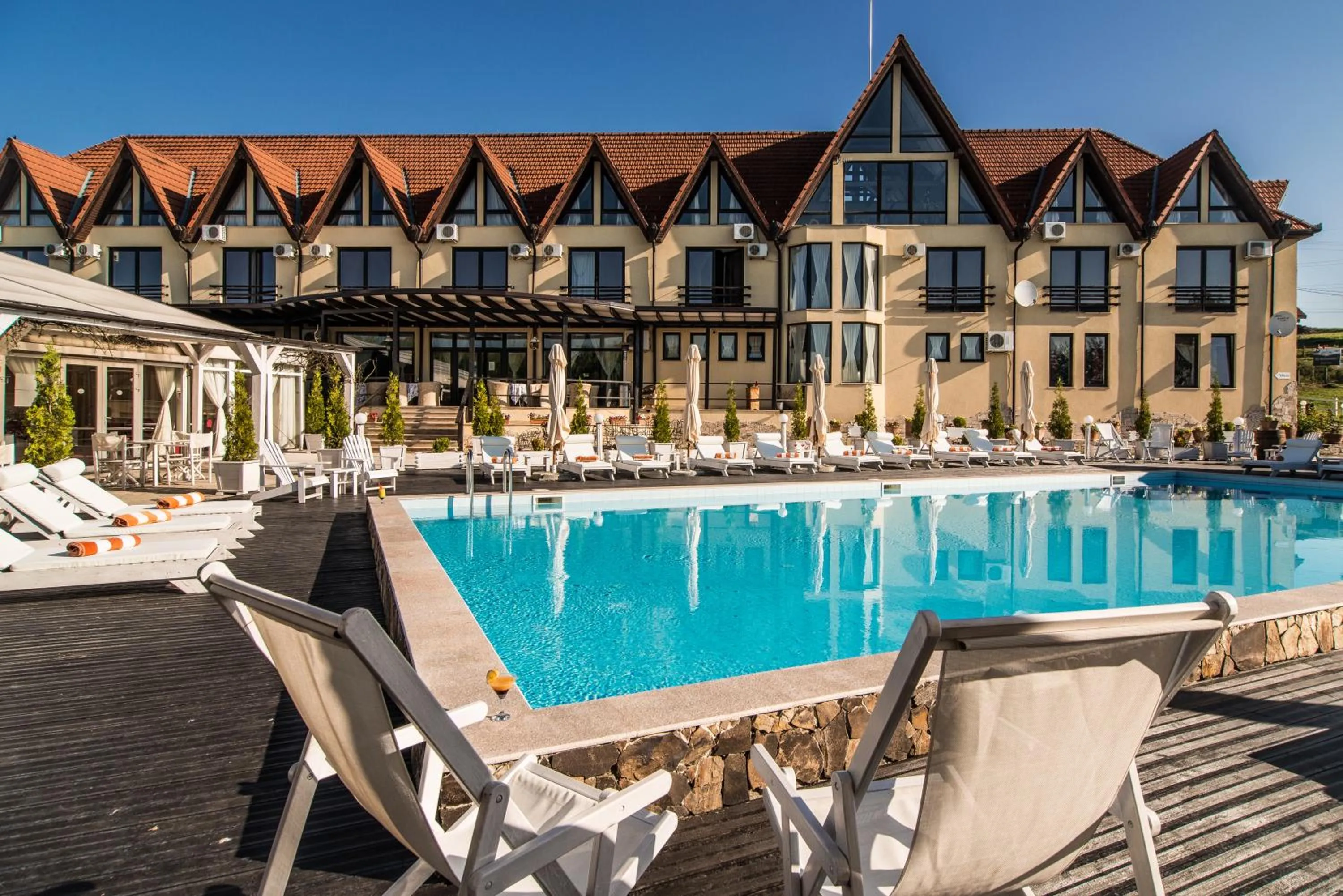 Swimming pool in Conacul Archia