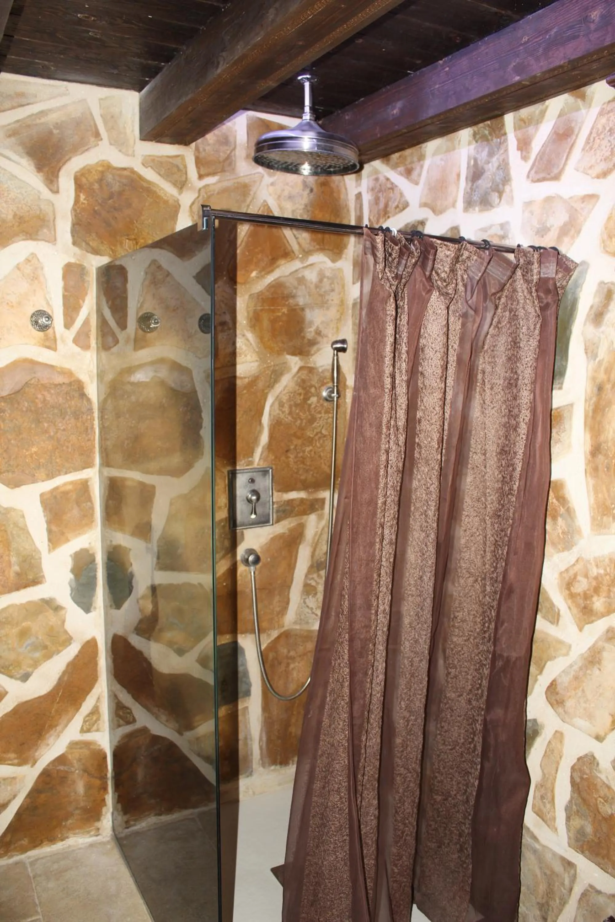 Decorative detail in Auberge Toison d'Or