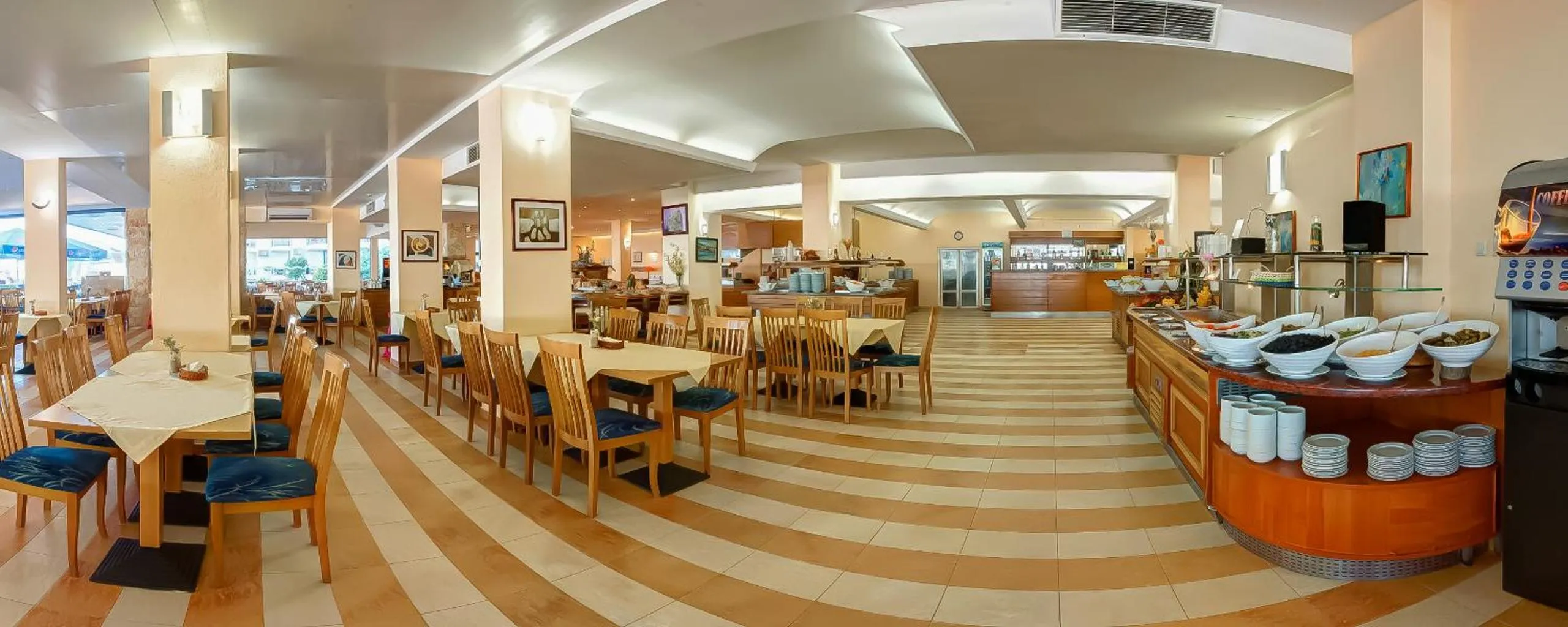 Restaurant/places to eat in Hotel Slavuna