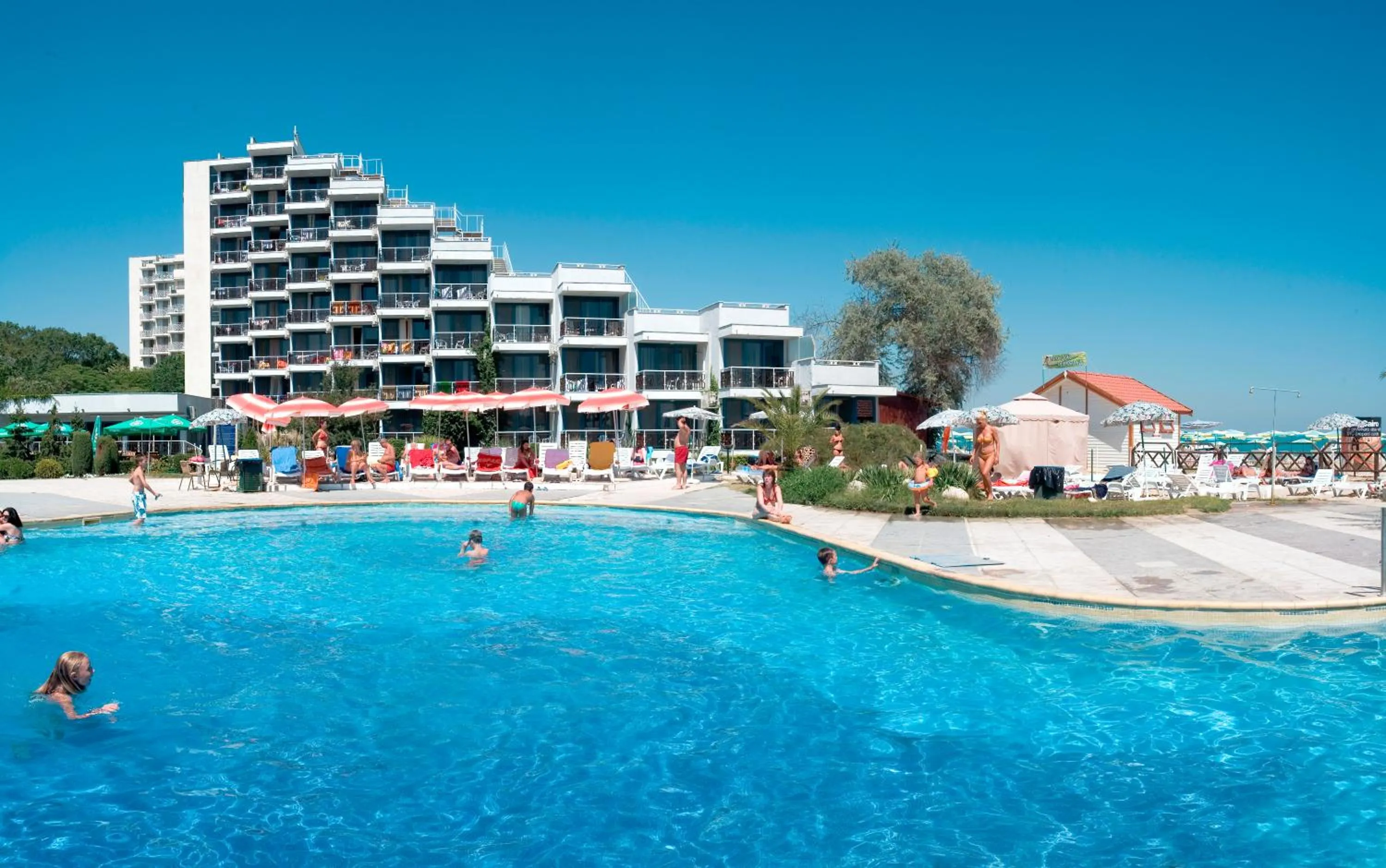 Facade/entrance in Hotel Slavuna