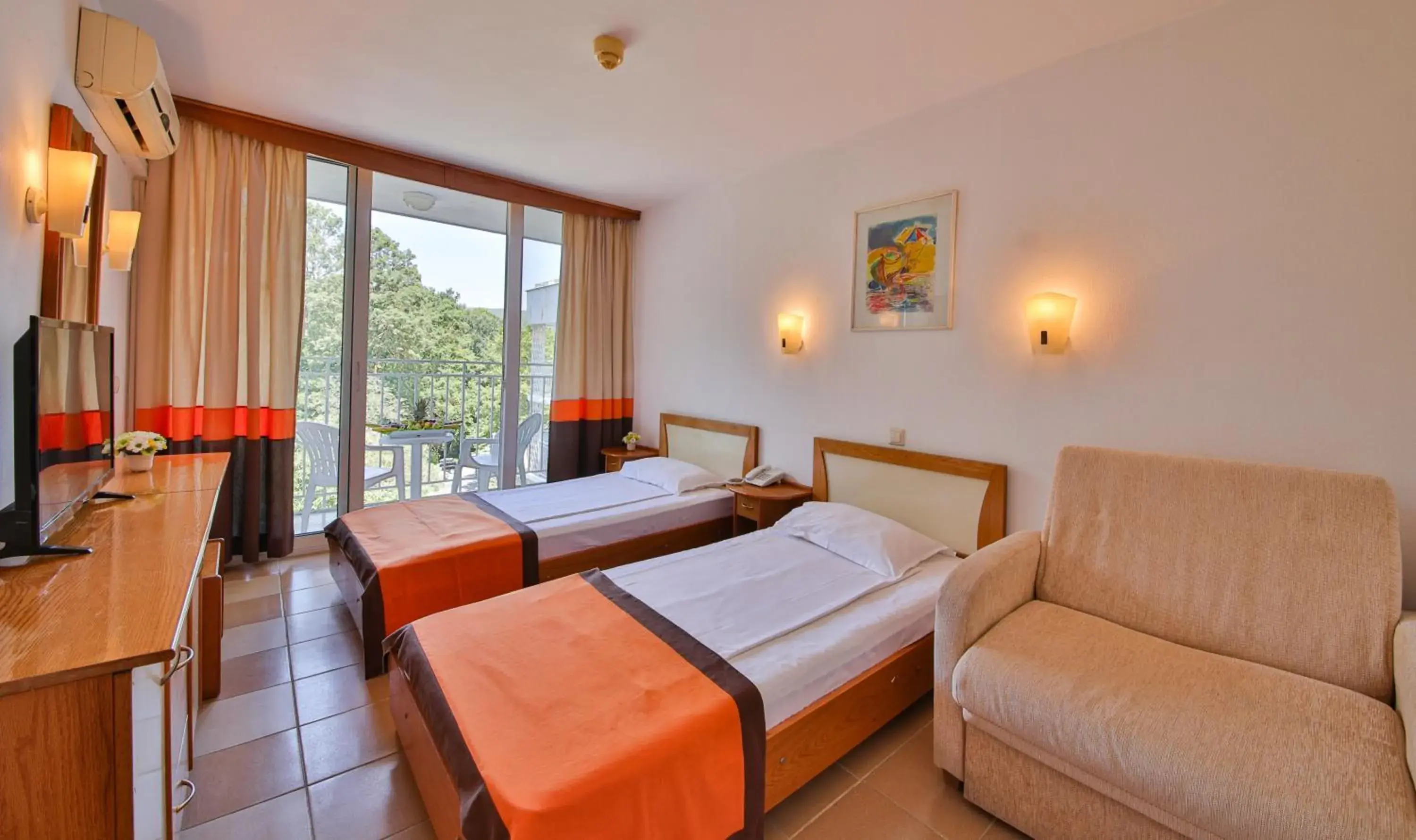 Twin Room with Park View in Hotel Elitsa Twin Room with Park View in Hotel Elitsa