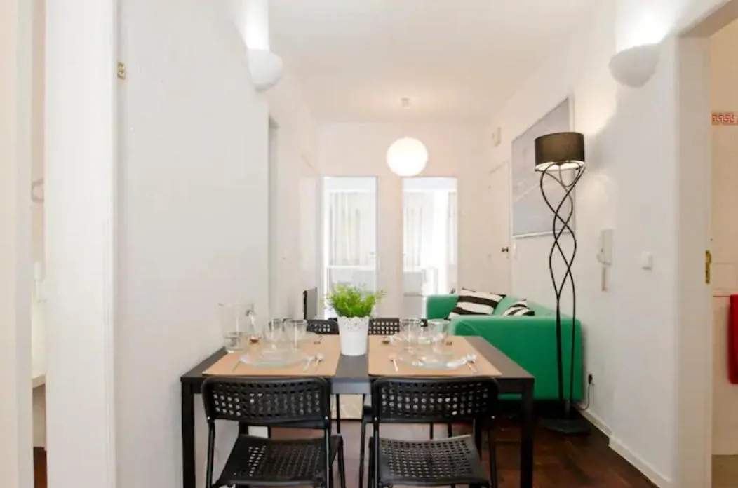 Single Room with Bathroom in Saldanha Avenida