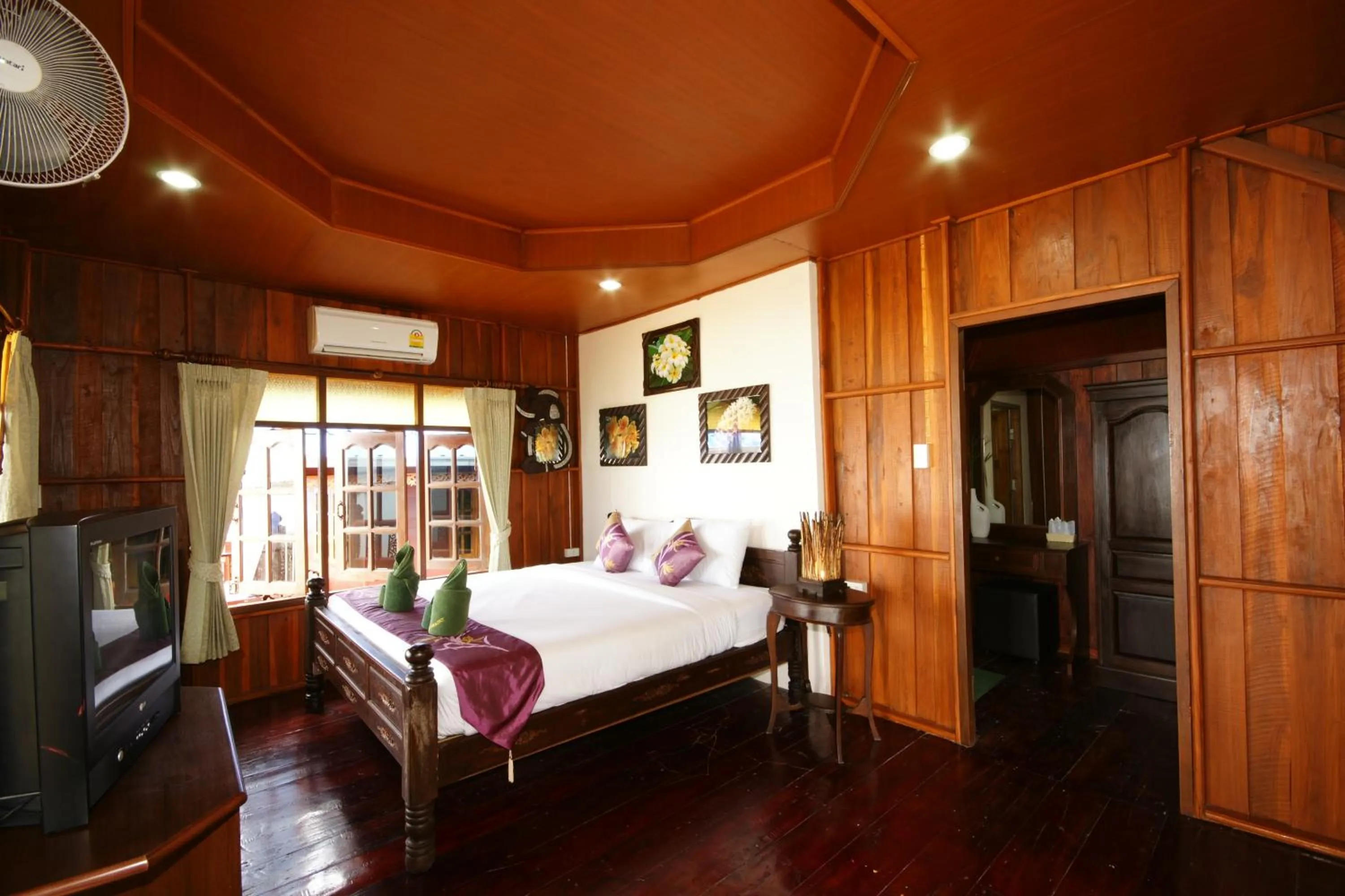 Bedroom, Bed in Tharathip Resort Koh Phangan - SHA Plus