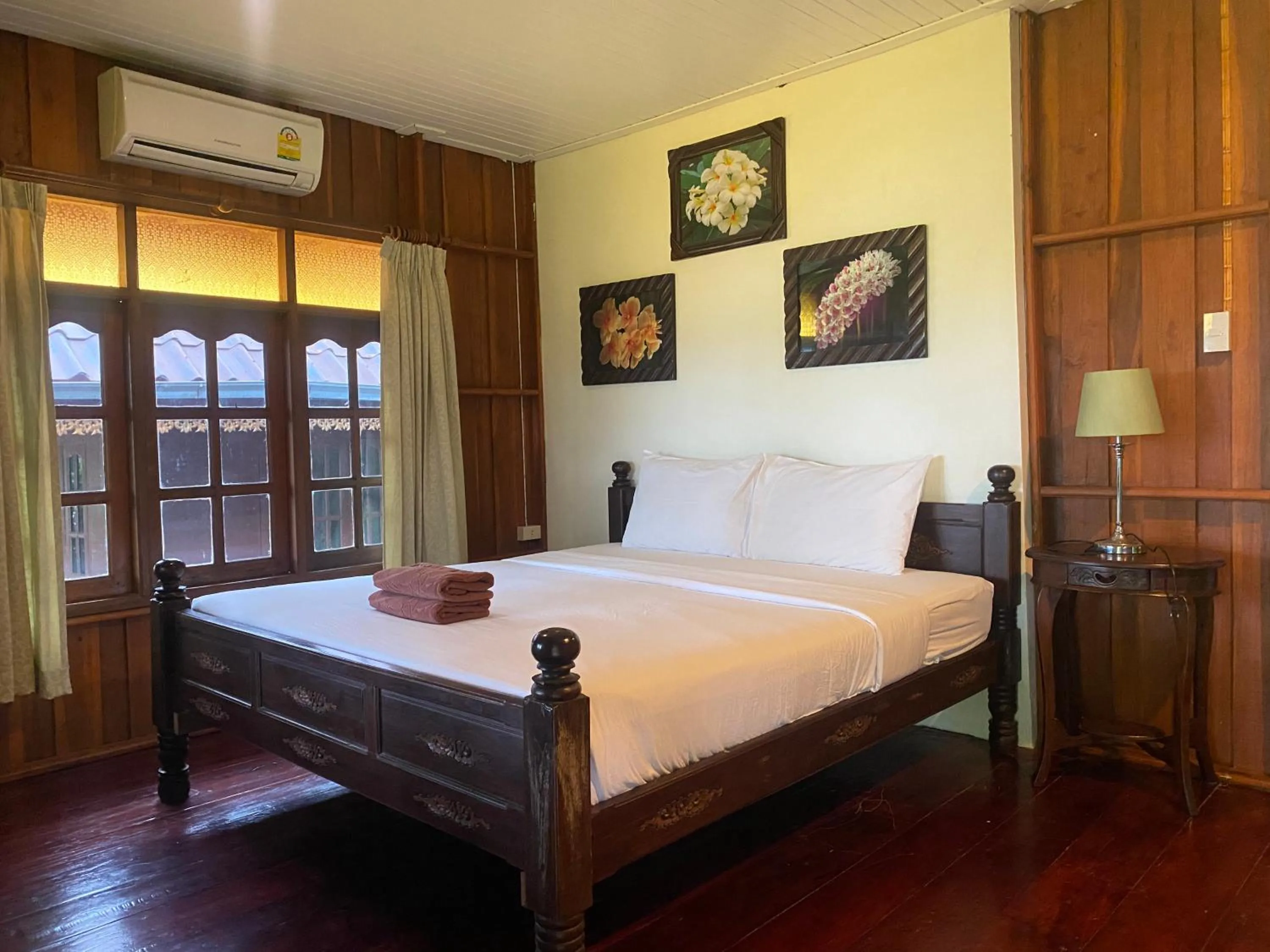 Bedroom, Bed in Tharathip Resort Koh Phangan - SHA Plus