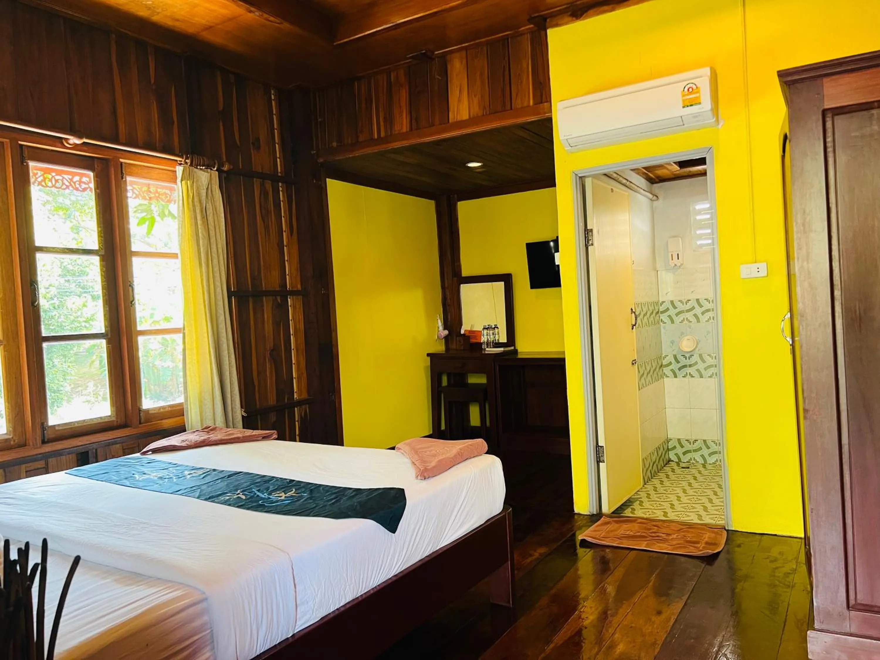 Bedroom, Bed in Tharathip Resort Koh Phangan - SHA Plus