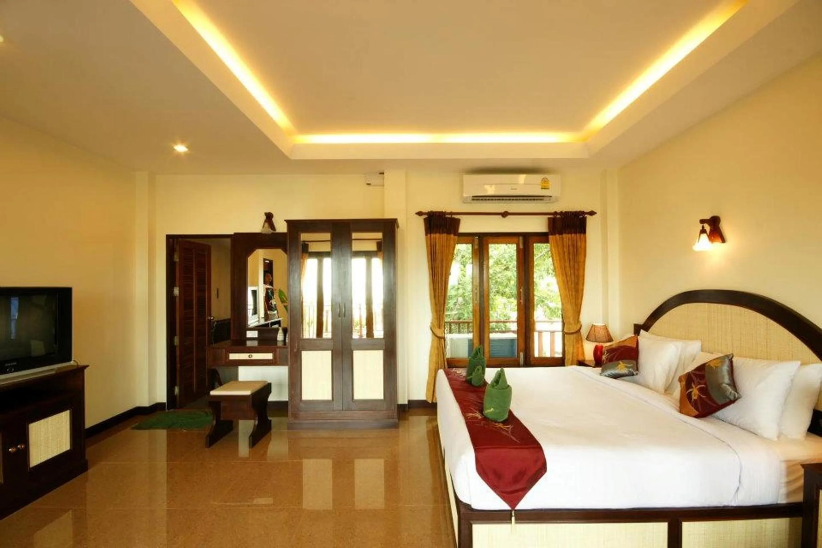 Bedroom, Bed in Tharathip Resort Koh Phangan - SHA Plus