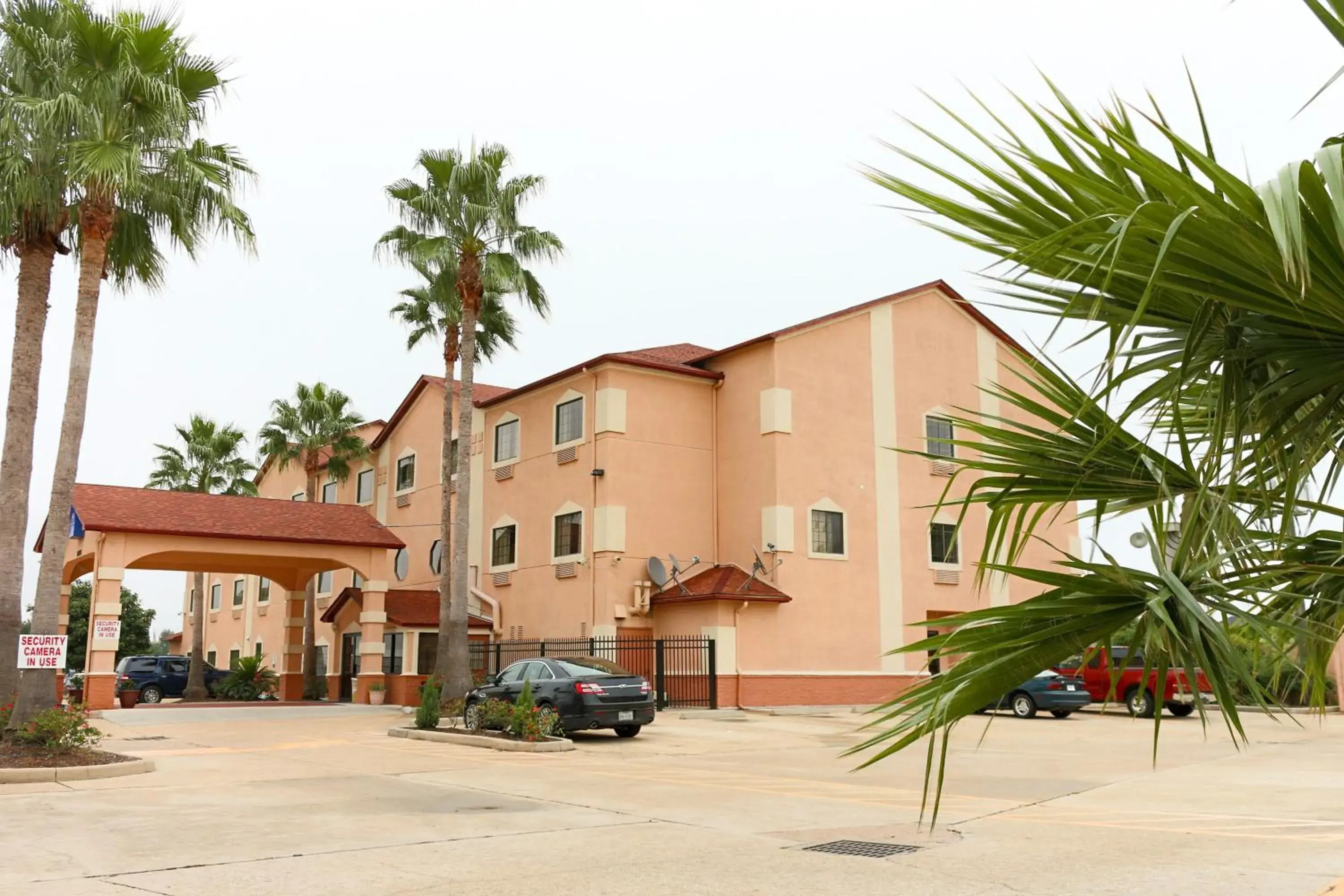 Facade/entrance in Americas Best Value Inn and Suites Houston FM 1960 Facade/entrance in Americas Best Value Inn and Suites Houston FM 1960
