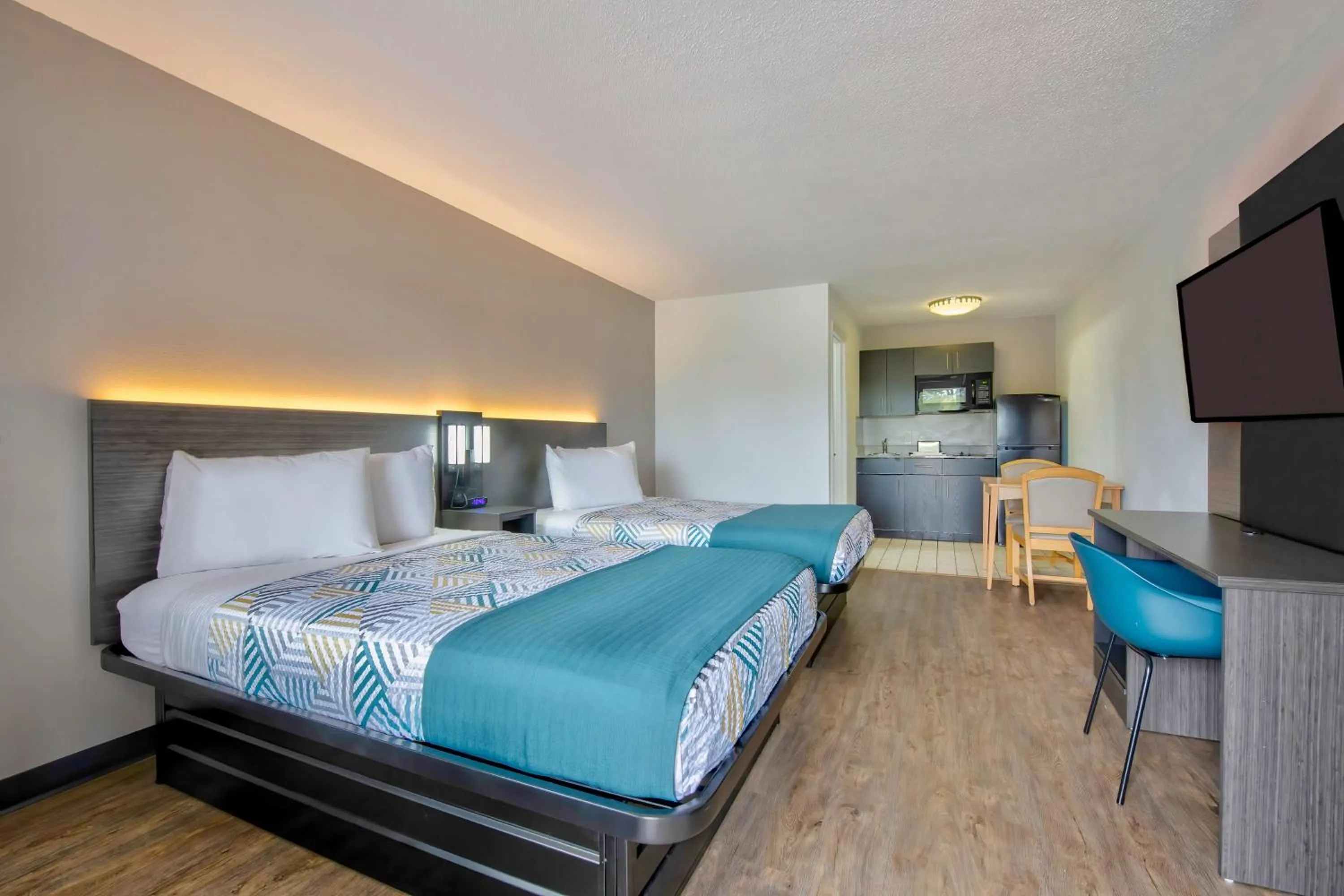 Bedroom, Bed in Studio 6-Pascagoula, MS