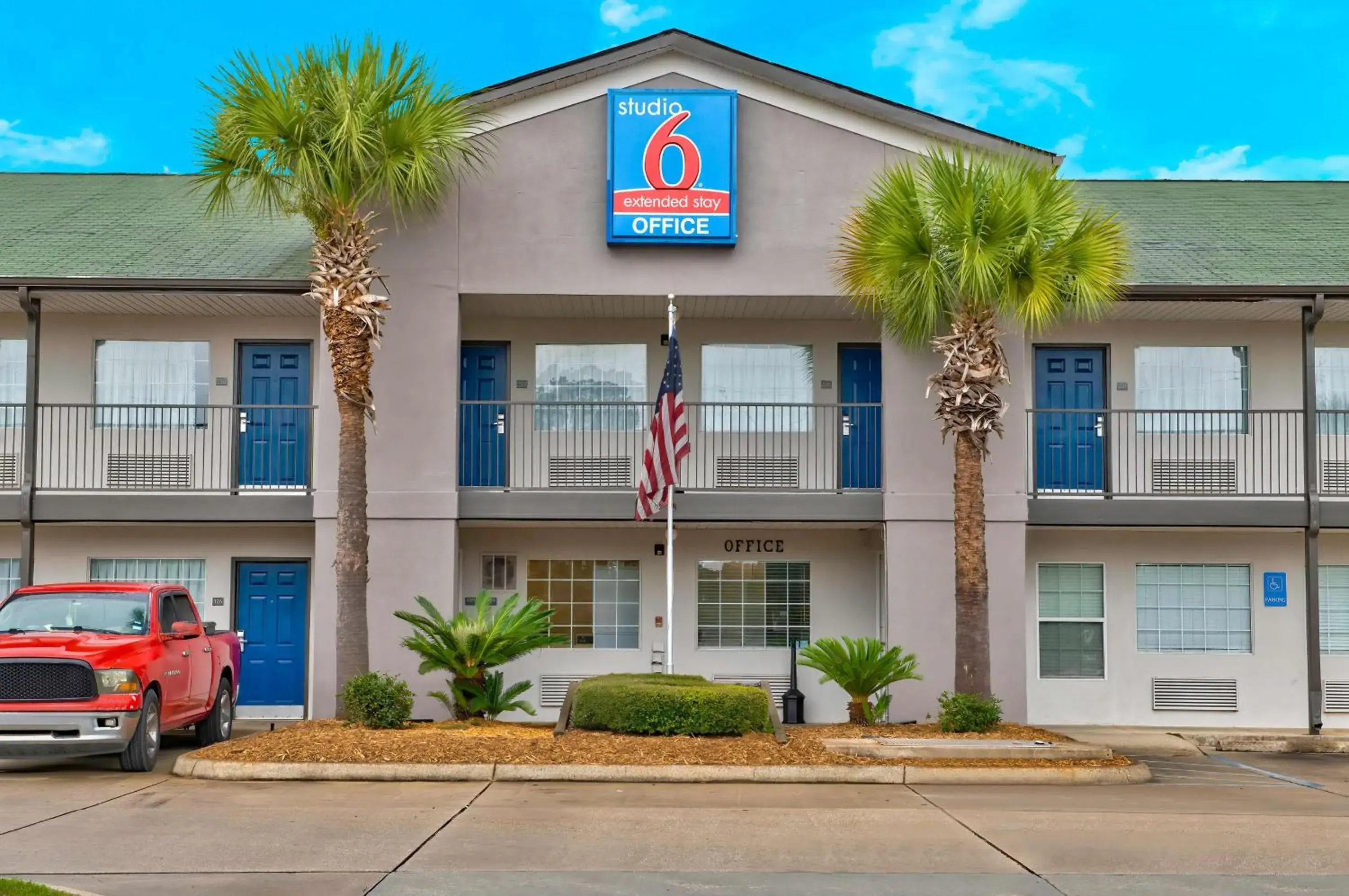Property building in Studio 6-Pascagoula, MS Property building in Studio 6-Pascagoula, MS