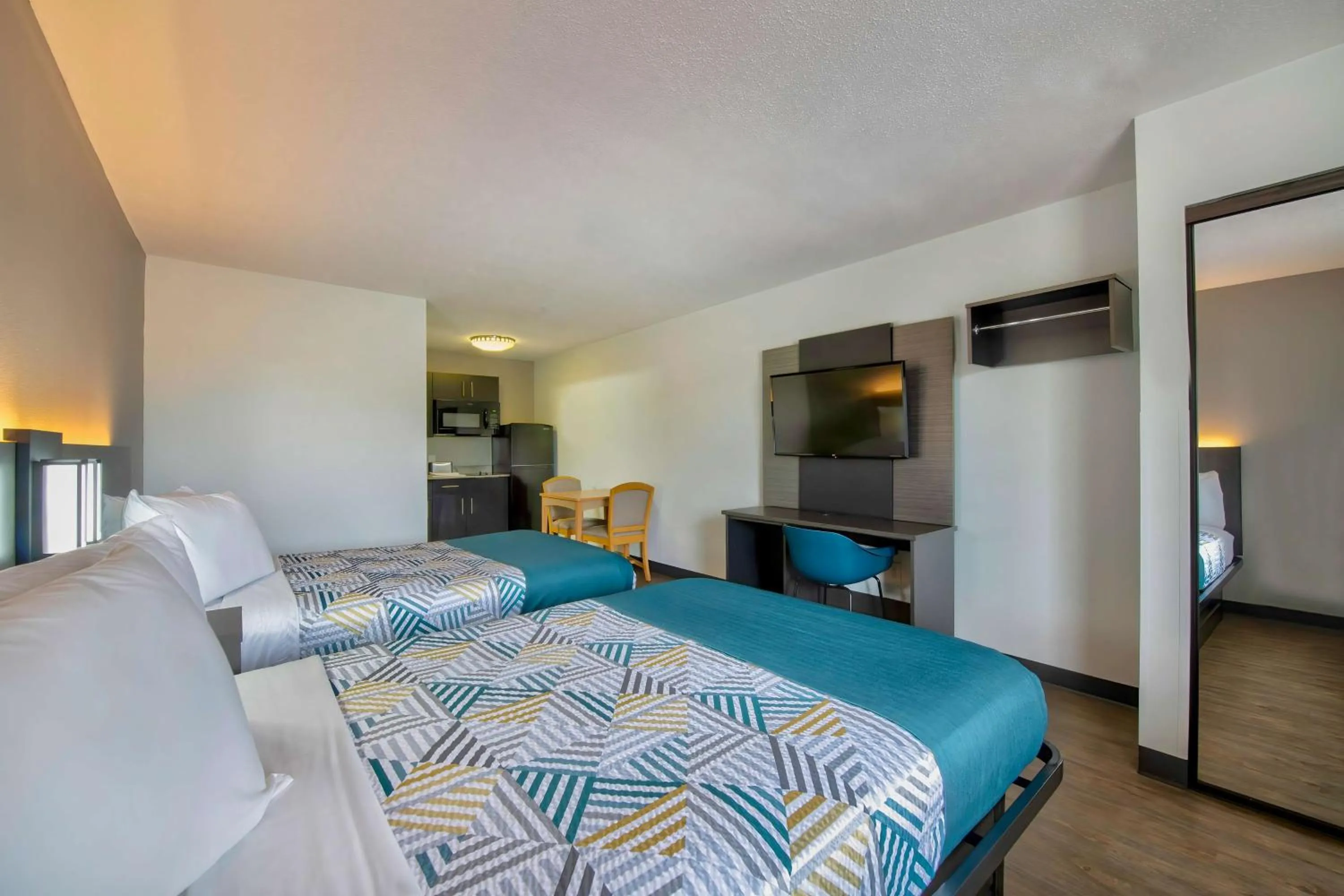 Bedroom, Bed in Studio 6-Pascagoula, MS