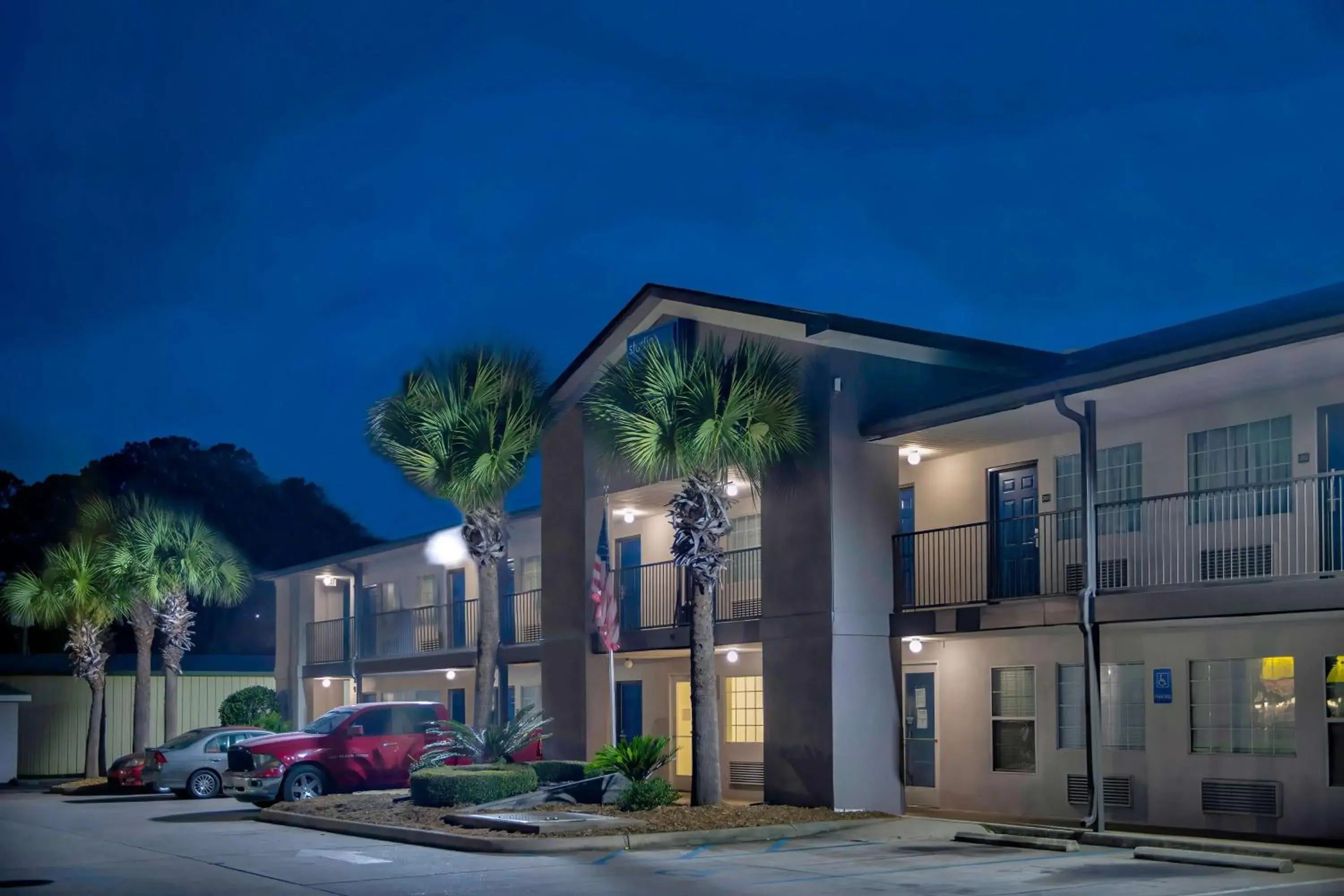 Property building in Studio 6-Pascagoula, MS Property building in Studio 6-Pascagoula, MS