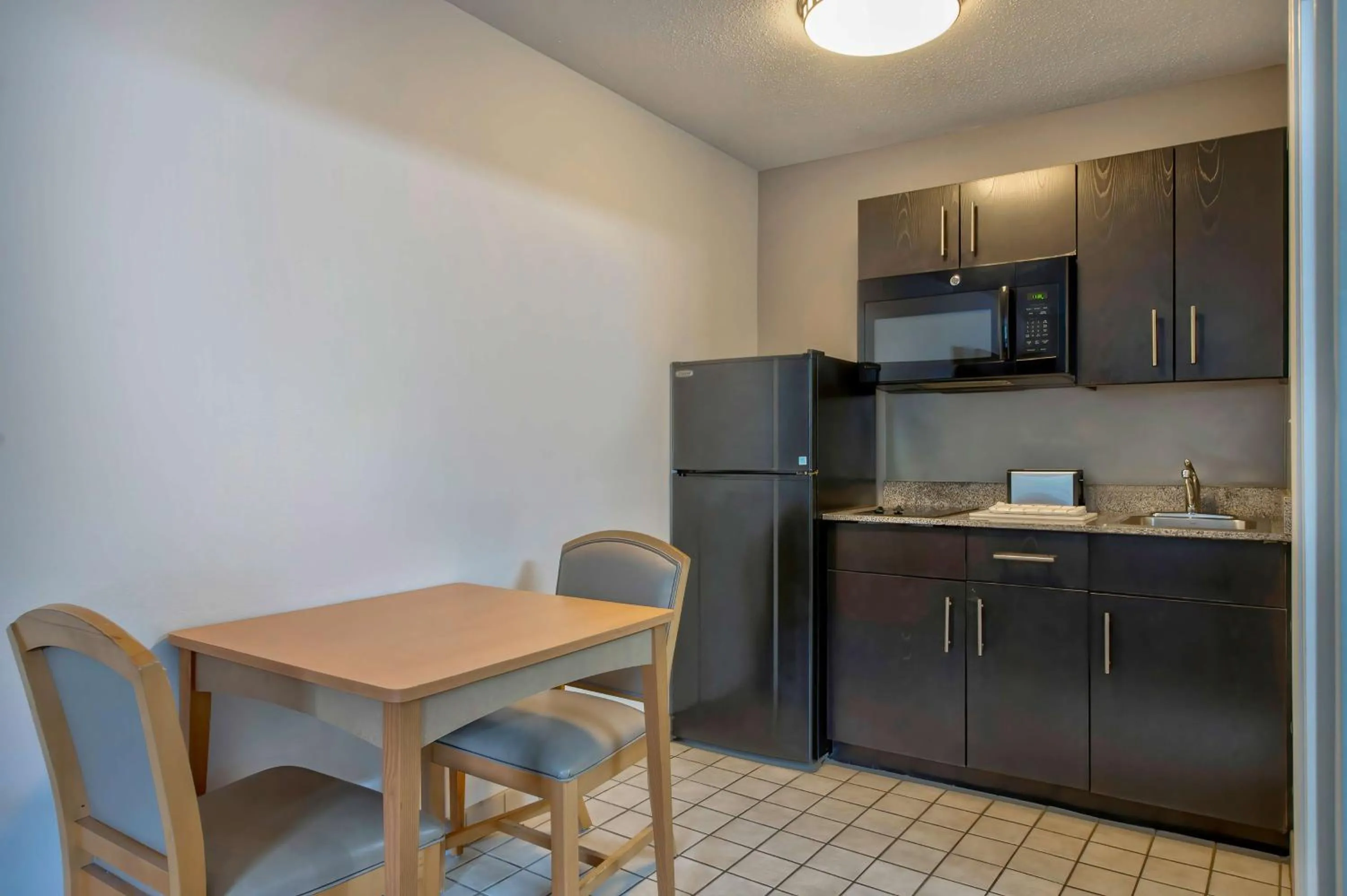 Other in Studio 6-Pascagoula, MS