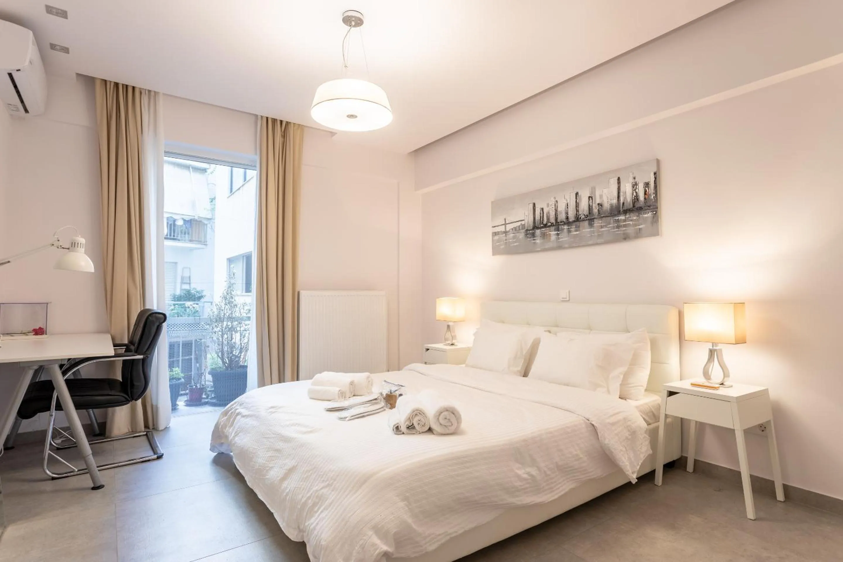 Bed in Stadium 1bdr HiEnd quiet Flat Top Location
