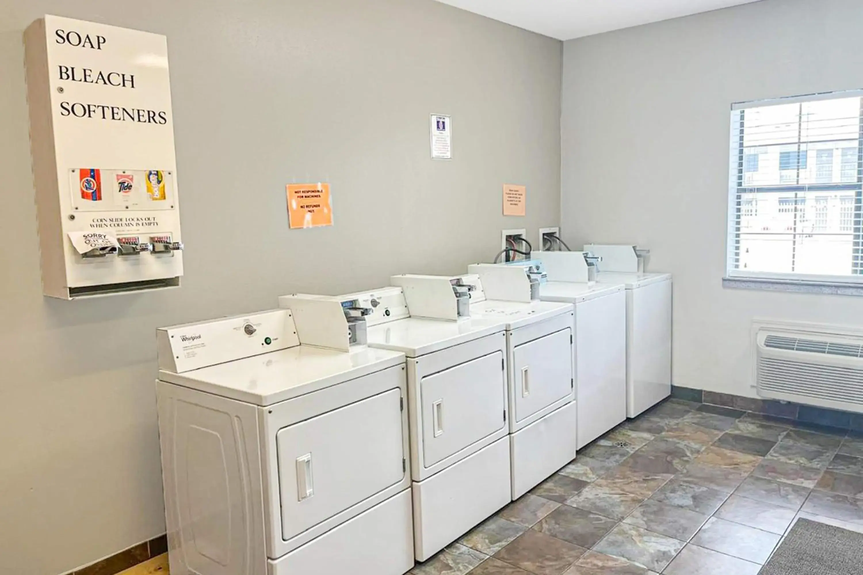 Lobby or reception in OYO Townhouse Beaumont Medical Center Area Lobby or reception in OYO Townhouse Beaumont Medical Center Area