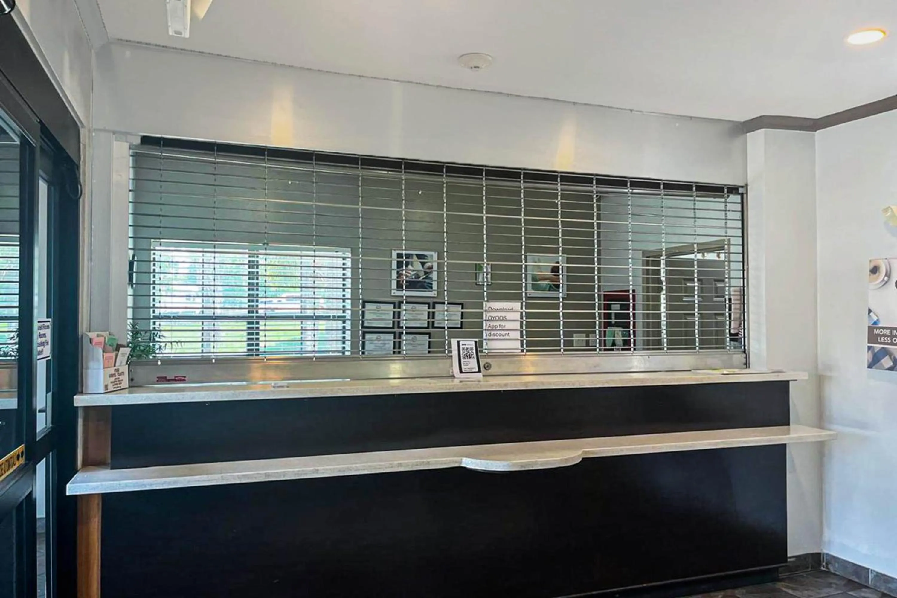 Lobby or reception in OYO Townhouse Beaumont Medical Center Area