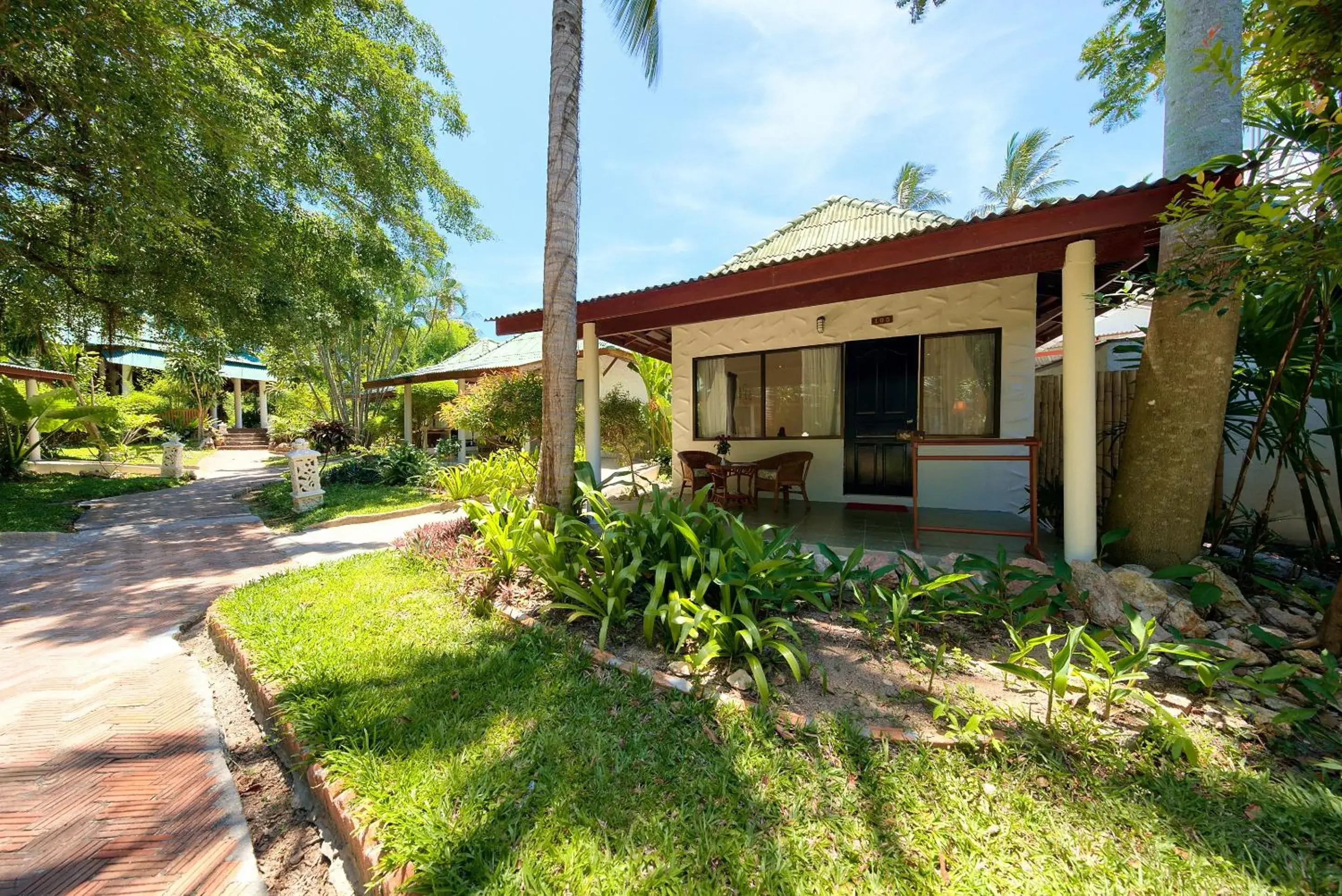 Property building in Crystal Bay Yacht Club Beach Resort Property building in Crystal Bay Yacht Club Beach Resort