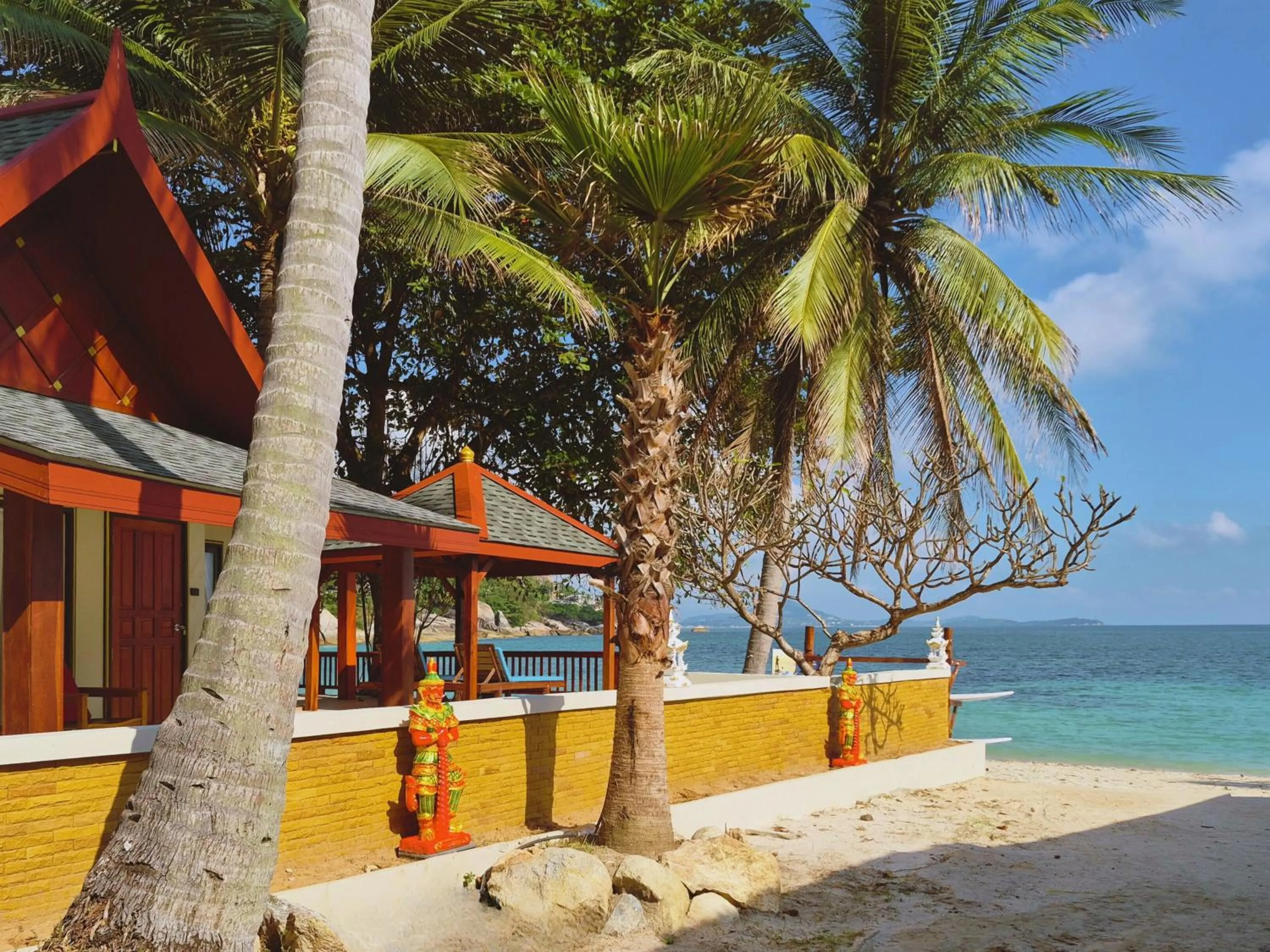 Property building in Crystal Bay Yacht Club Beach Resort