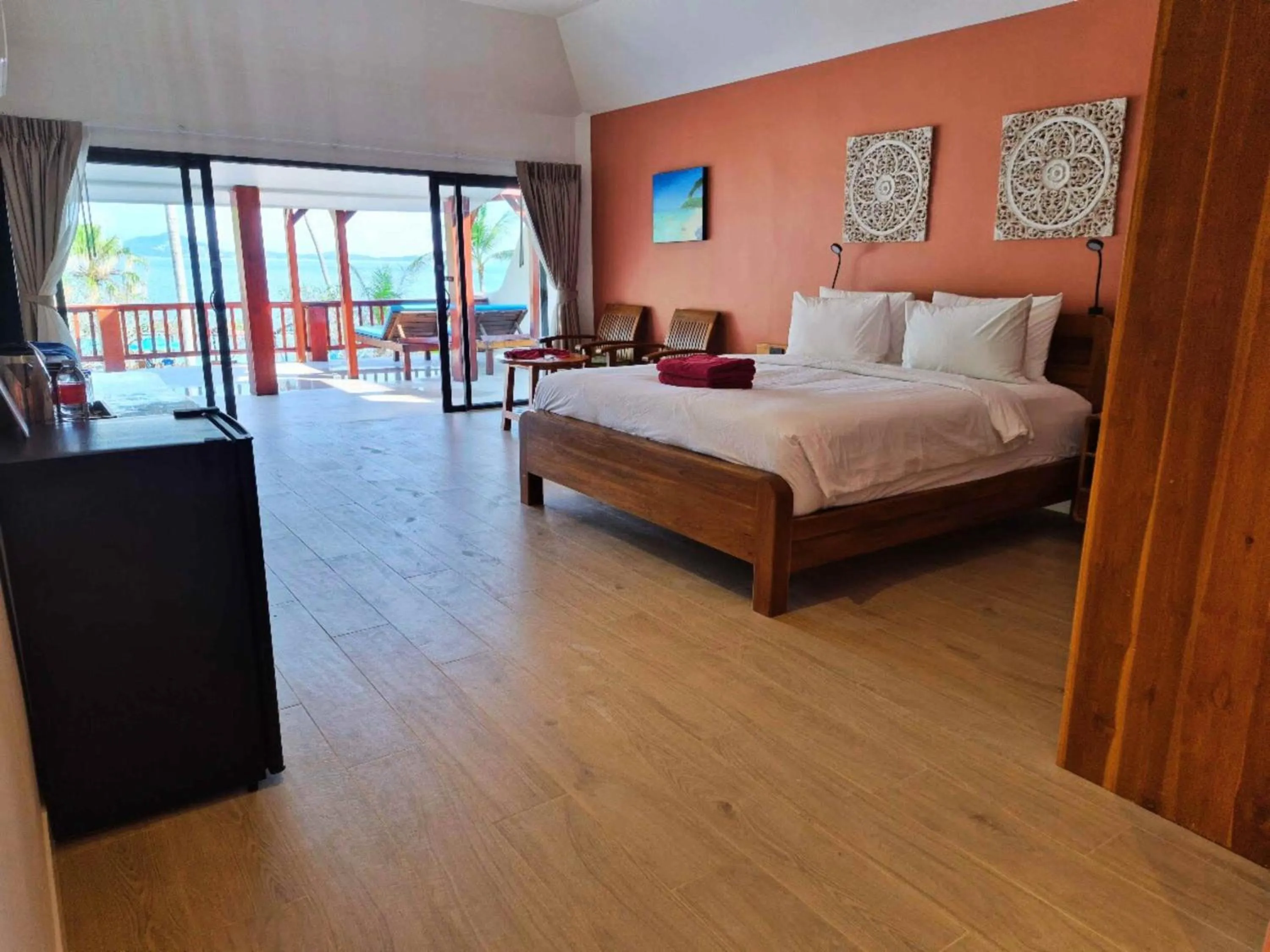 Photo of the whole room, Bed in Crystal Bay Yacht Club Beach Resort