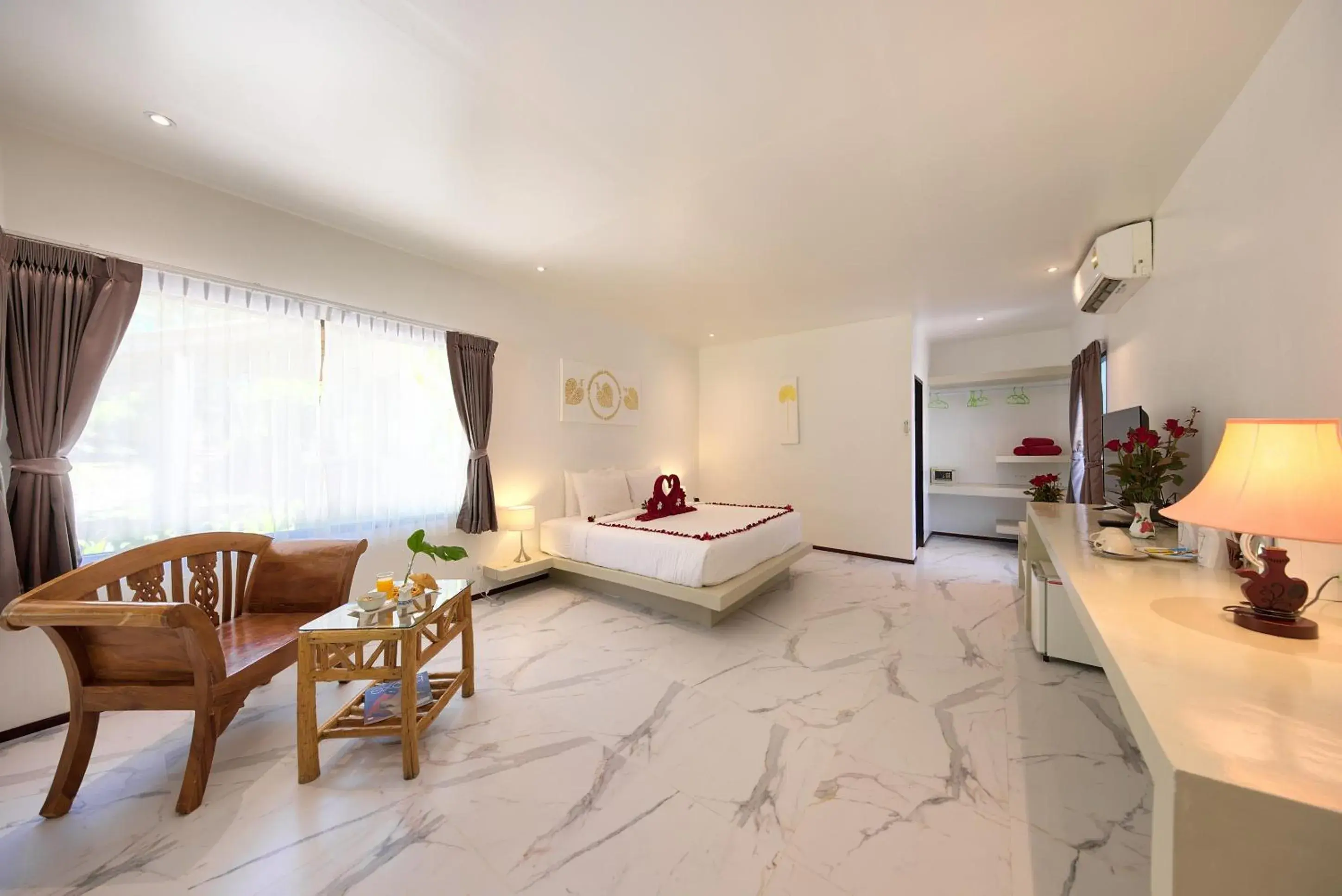 Photo of the whole room, Bed in Crystal Bay Yacht Club Beach Resort Photo of the whole room, Bed in Crystal Bay Yacht Club Beach Resort