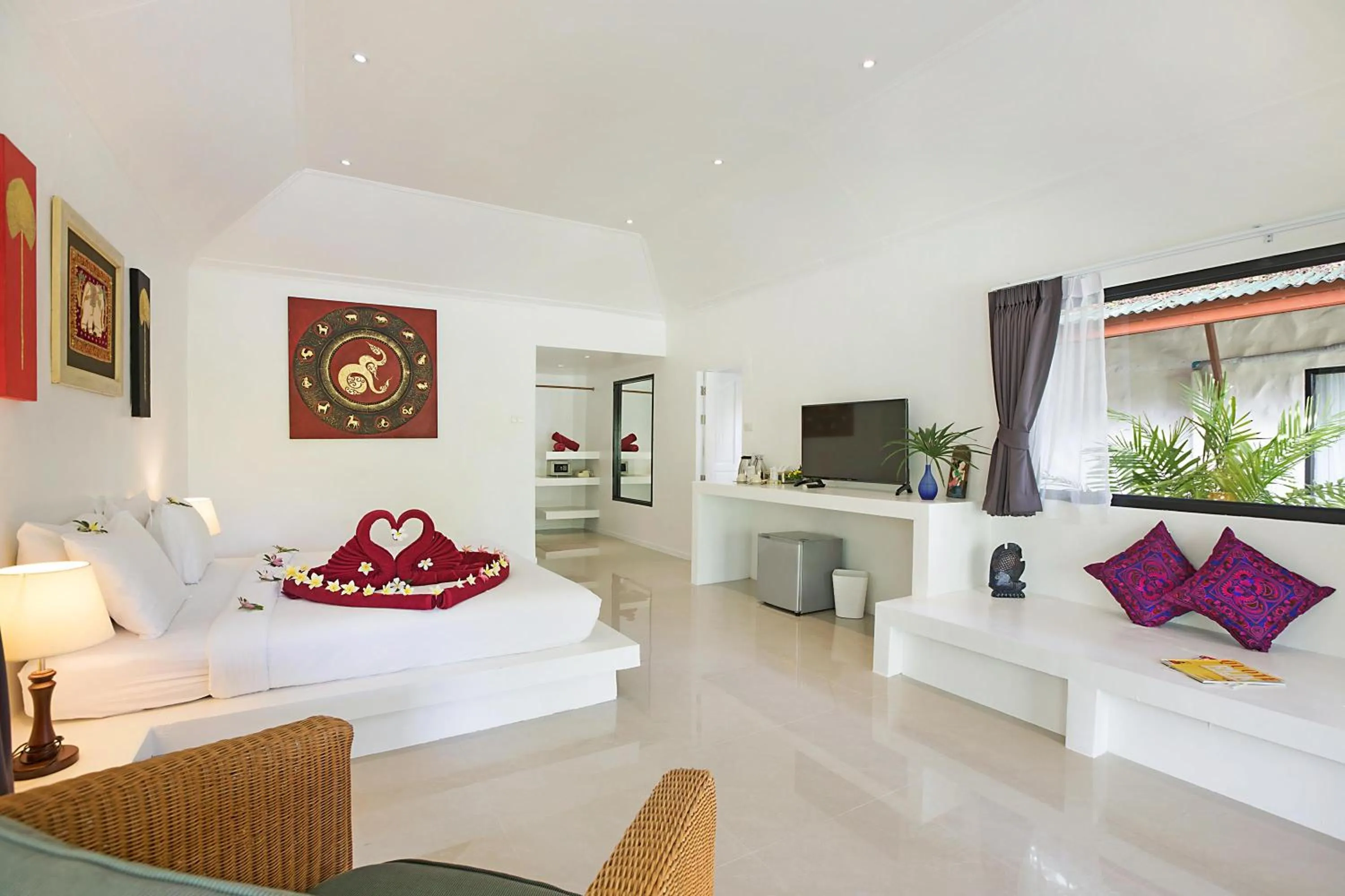 Photo of the whole room, Bed in Crystal Bay Yacht Club Beach Resort