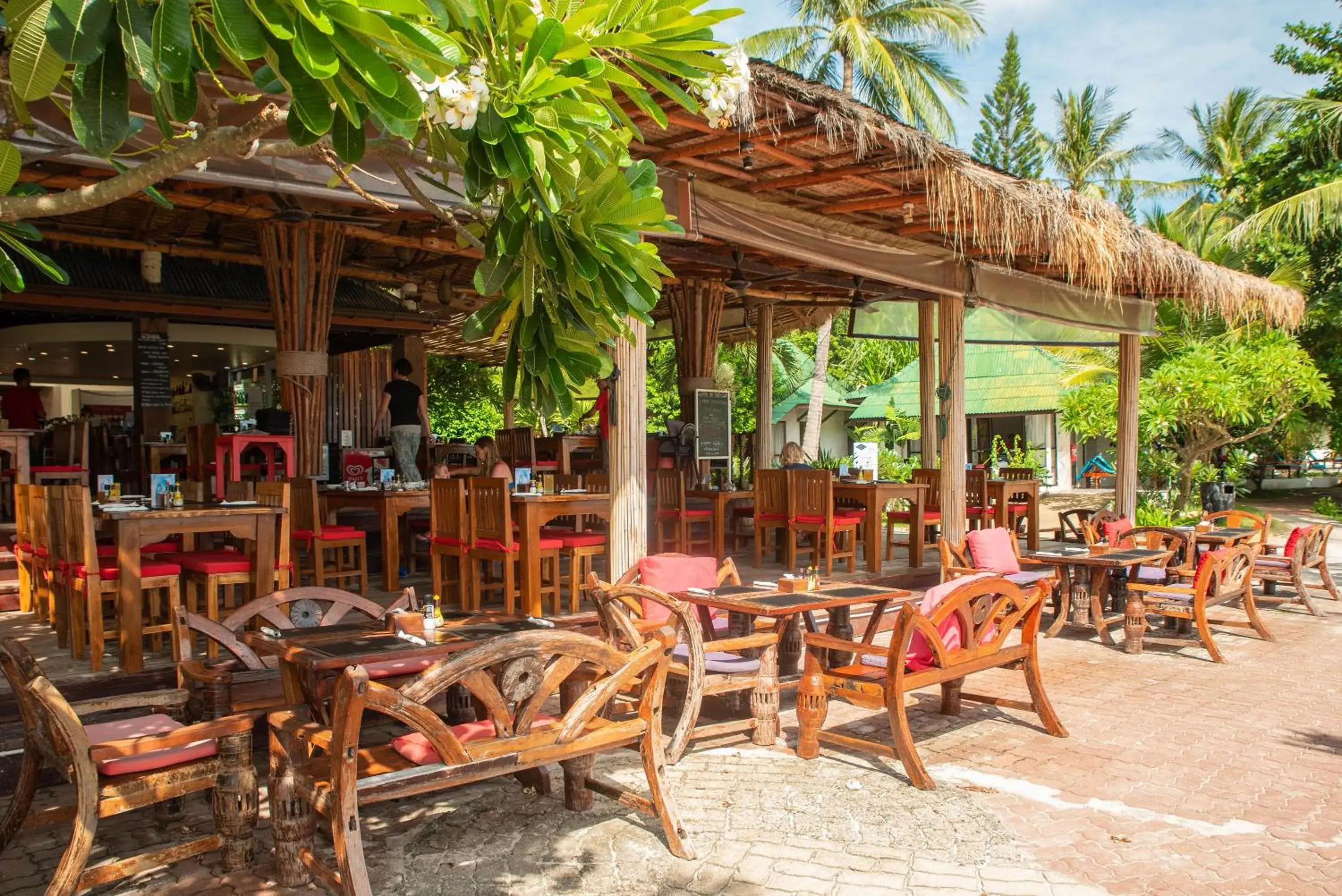 Restaurant/places to eat in Crystal Bay Yacht Club Beach Resort Restaurant/places to eat in Crystal Bay Yacht Club Beach Resort