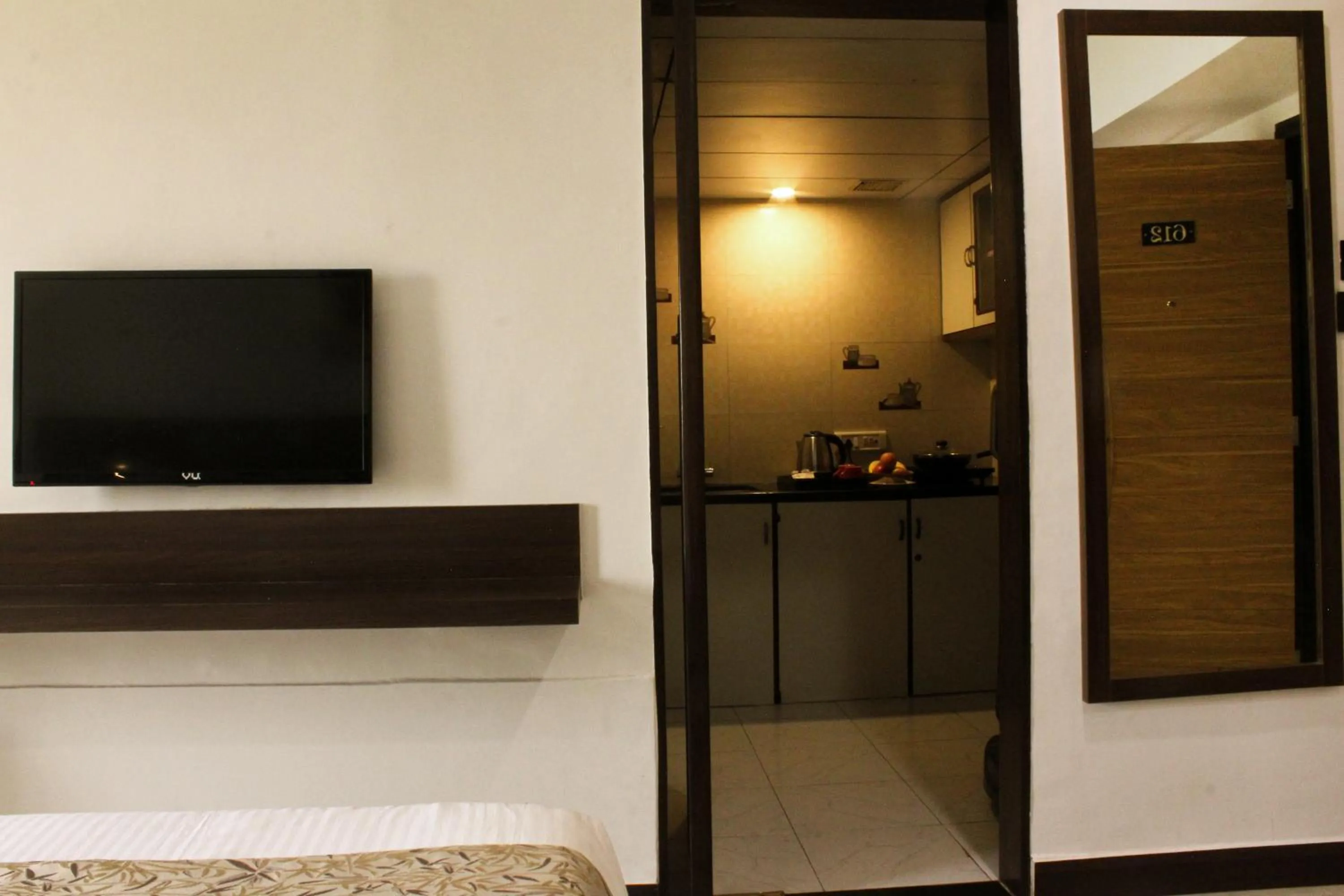 TV and multimedia in Regenta Place The Emerald