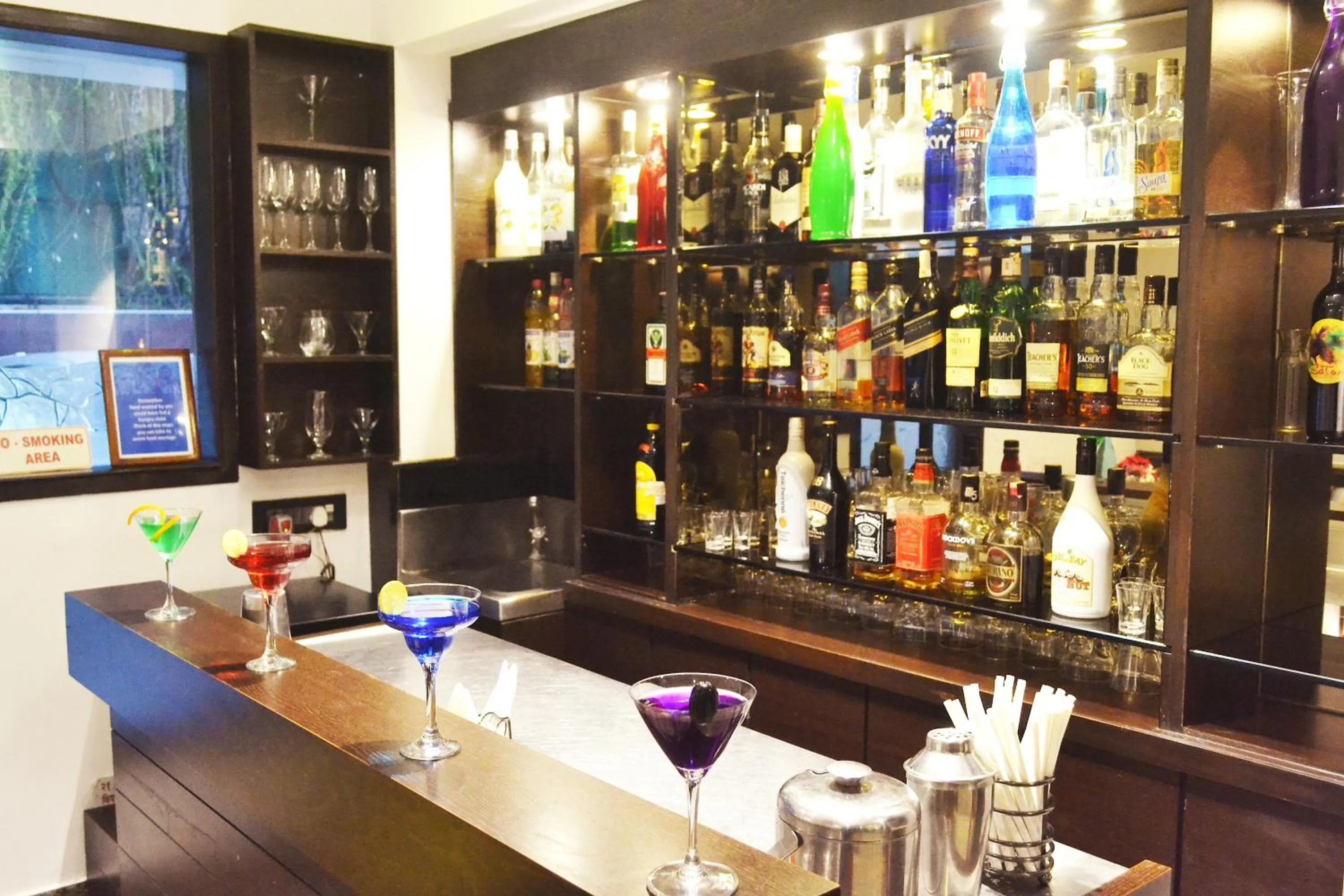 Restaurant/places to eat in Regenta Place The Emerald