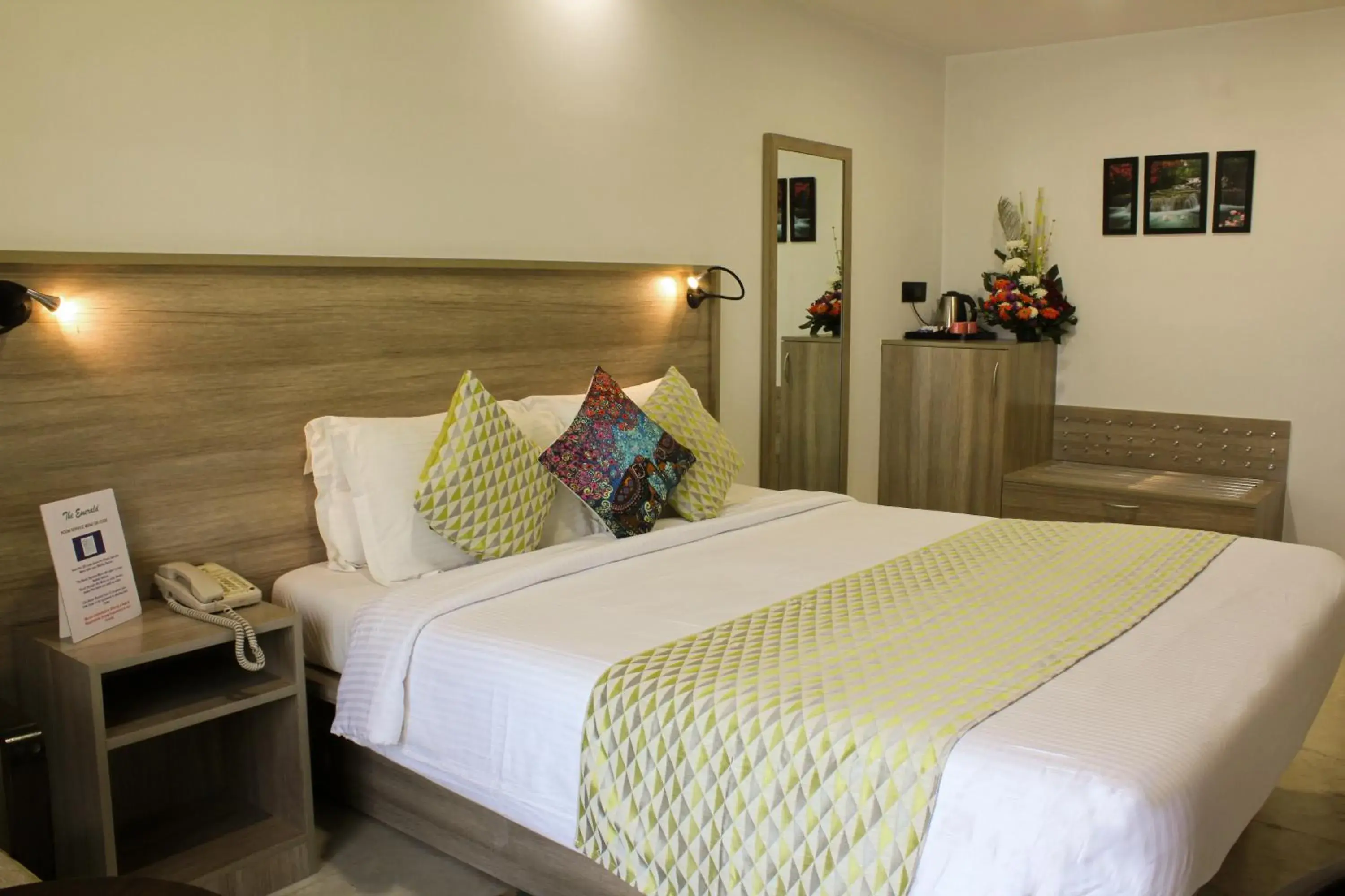 Deluxe Room with 15% Food and Beverage Discounts in Regenta Place The Emerald Deluxe Room with 15% Food and Beverage Discounts in Regenta Place The Emerald