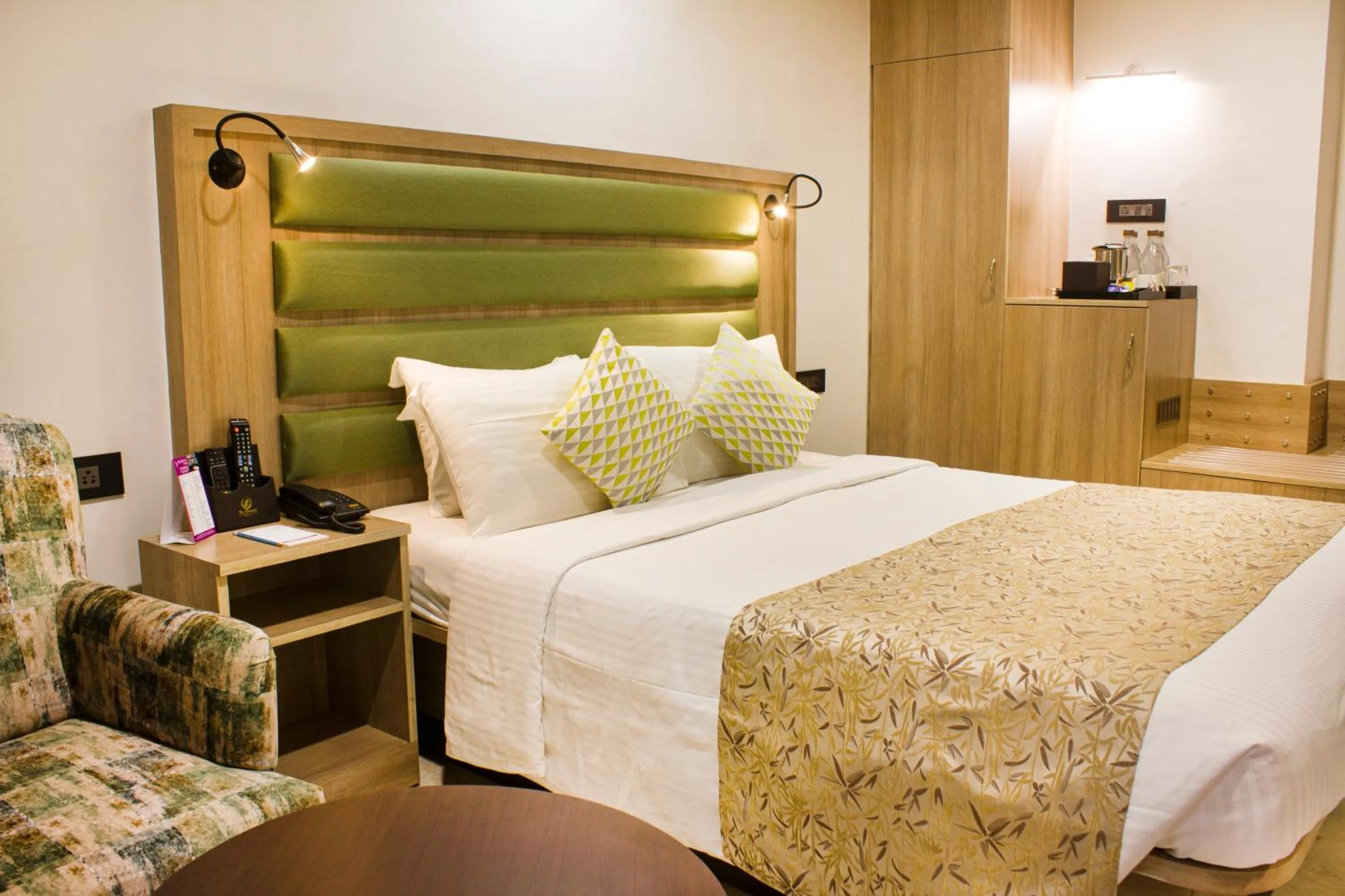 Bedroom, Bed in Regenta Place The Emerald