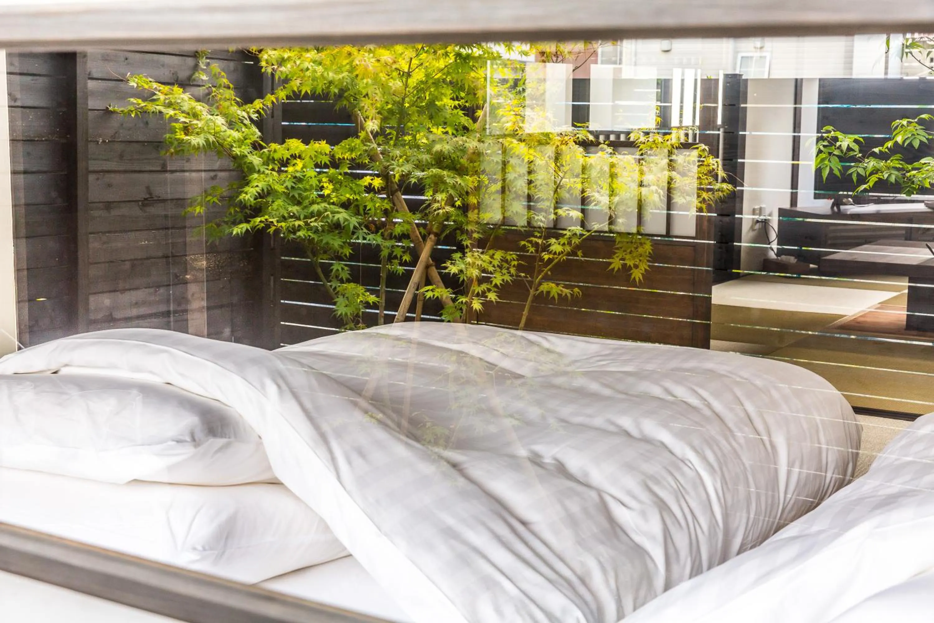 Bedroom, Bed in Nihon Iro