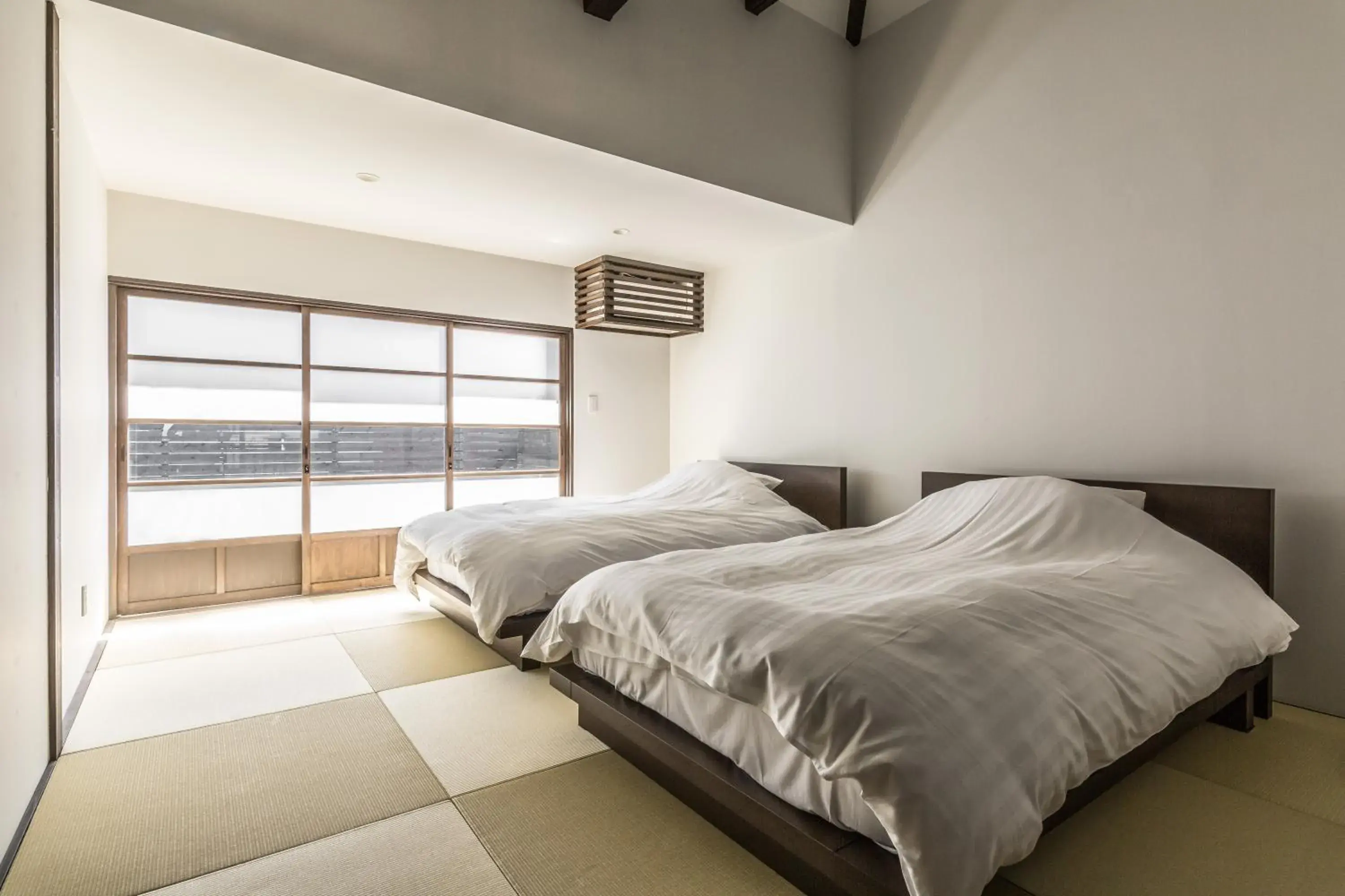 Bed in Nihon Iro Bed in Nihon Iro