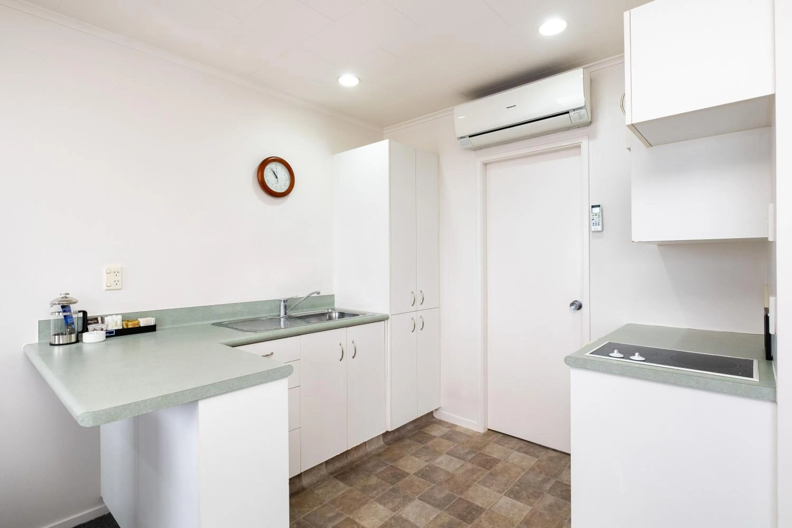 Kitchen or kitchenette in Chevron Motel