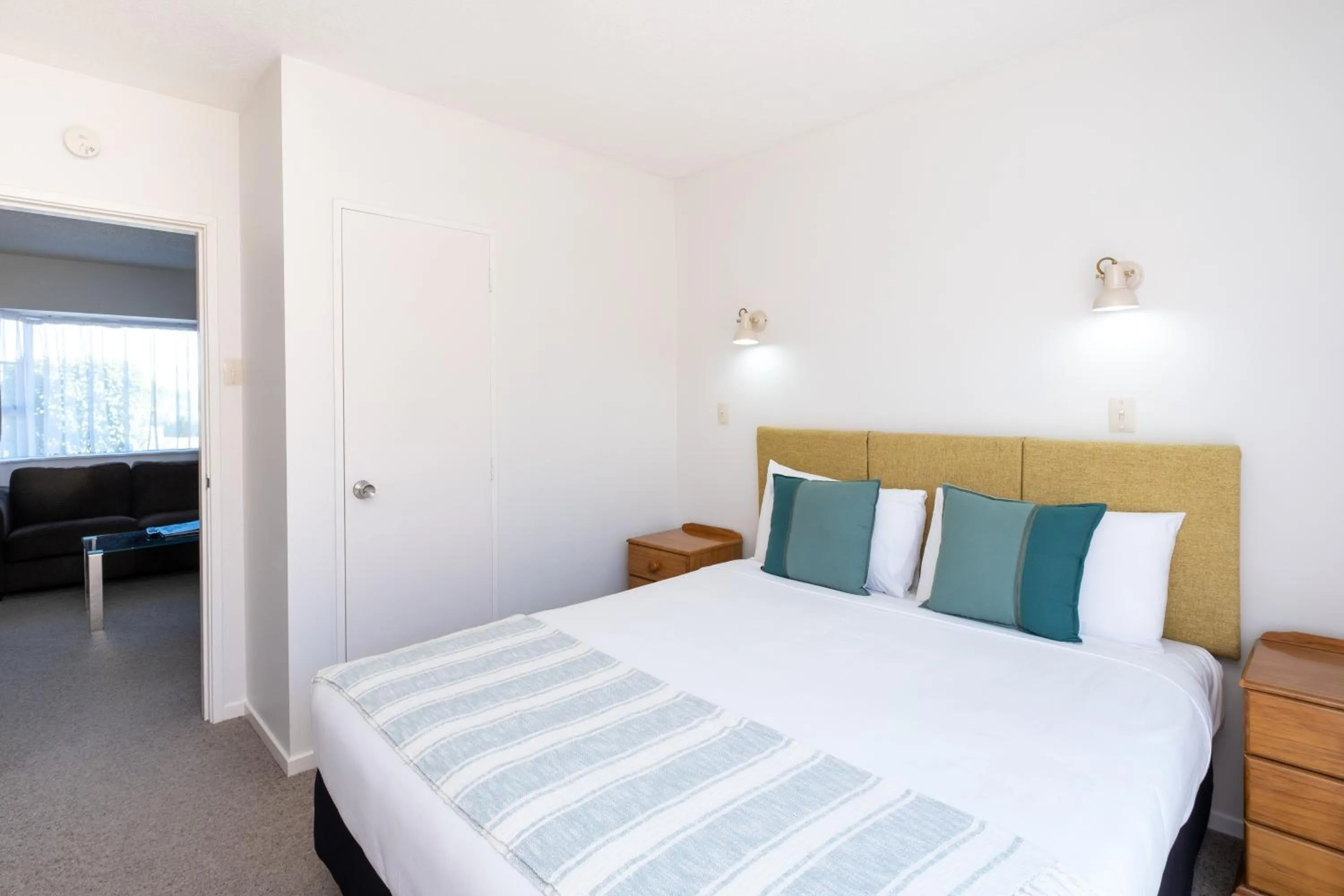 Bedroom, Bed in Chevron Motel