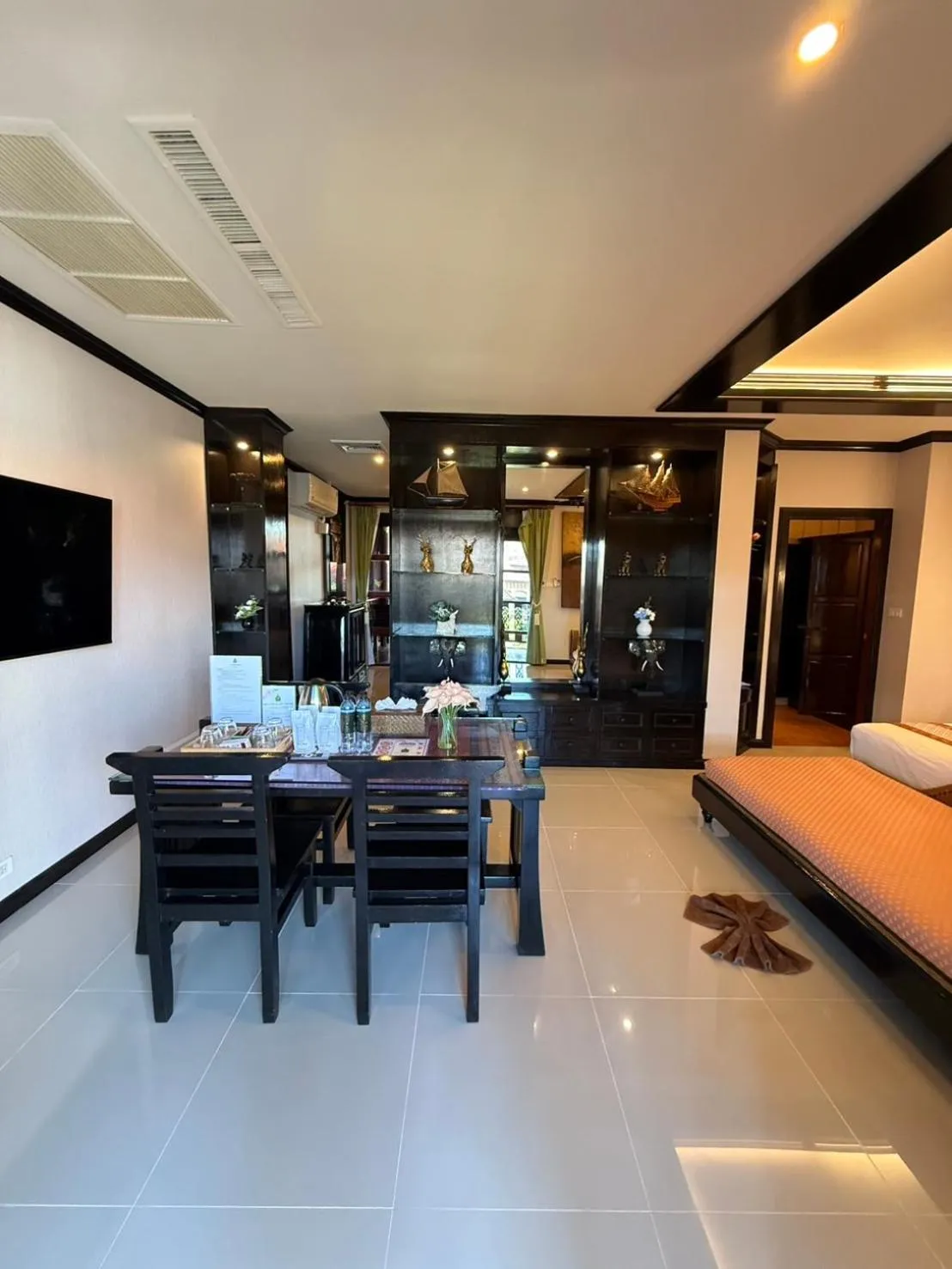 Living room in Royal Phawadee Village Patong - 2 Minutes walk to the beach