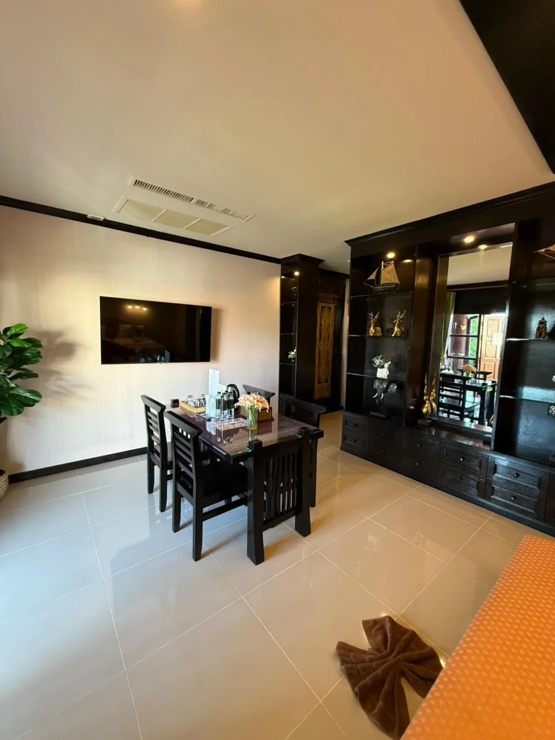 Living room in Royal Phawadee Village Patong - 2 Minutes walk to the beach