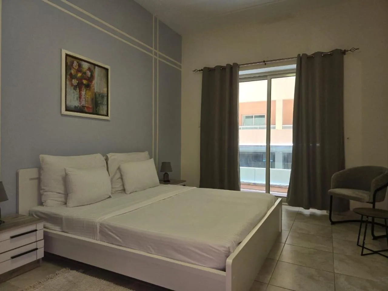 Bed in Al Raya Hotel Apartments