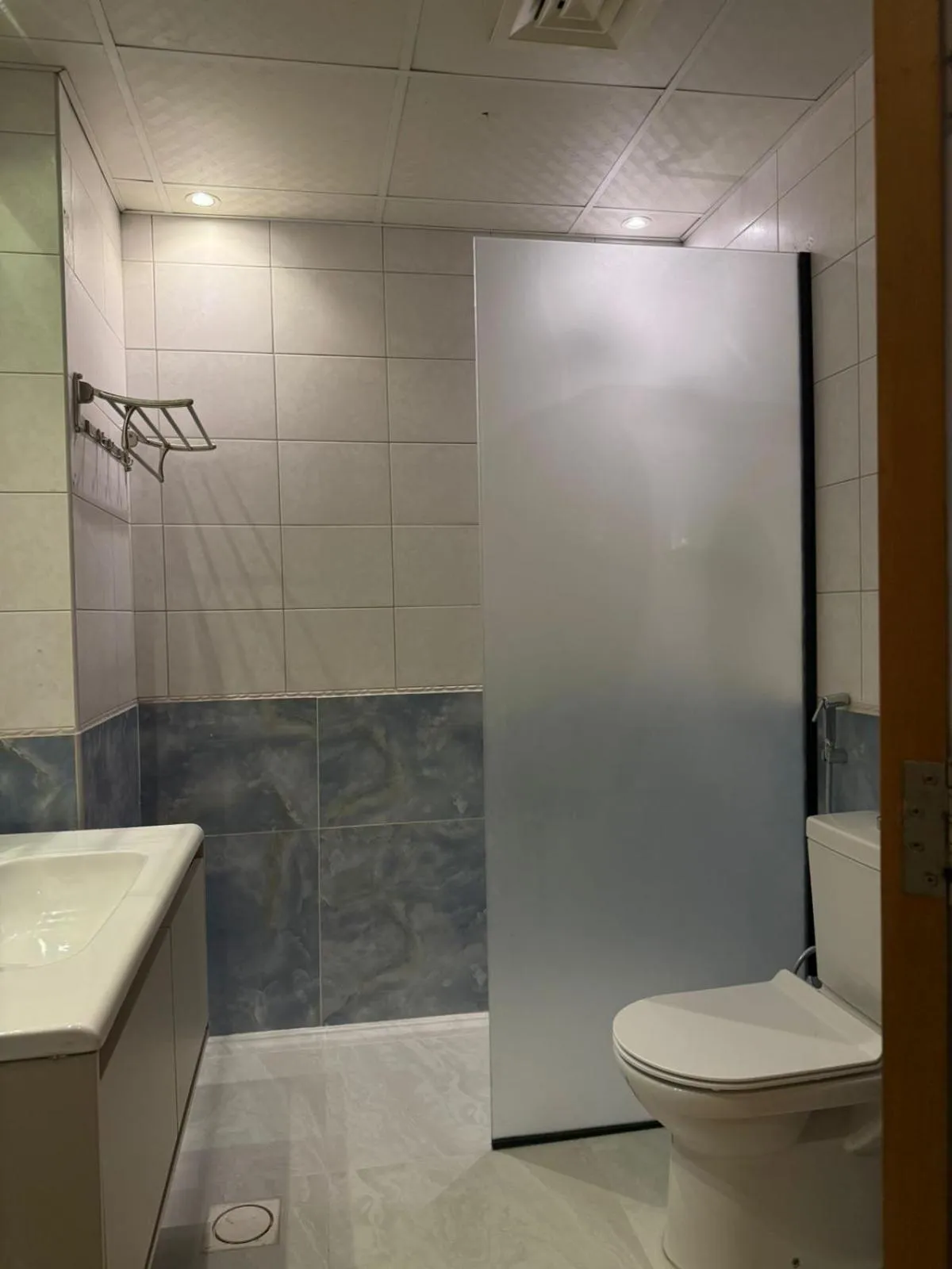 Bathroom in Al Raya Hotel Apartments