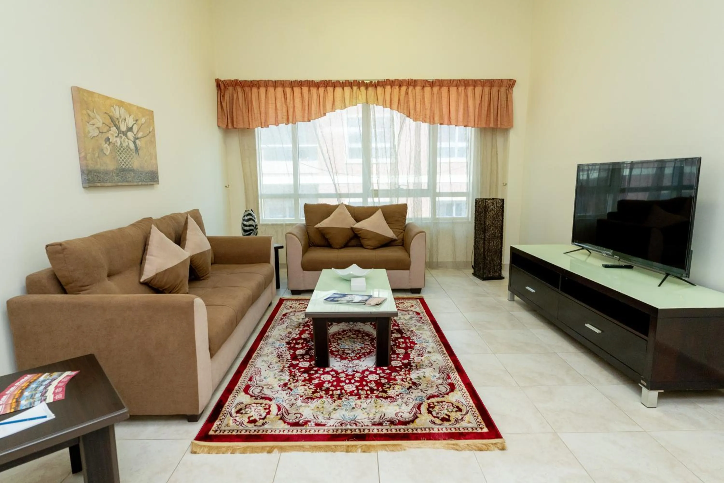 Living room in Al Raya Hotel Apartments