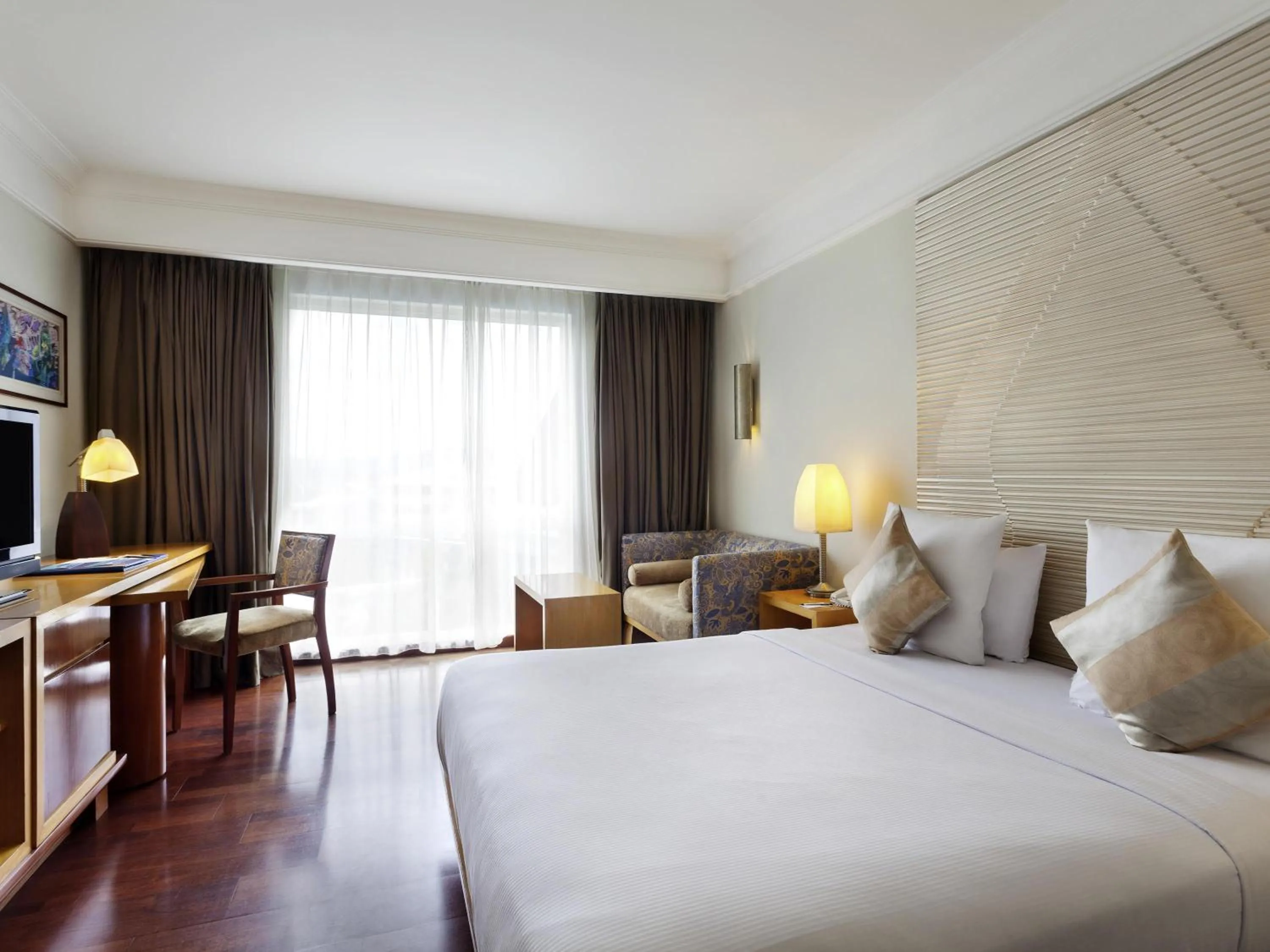 Bedroom, Bed in Novotel Semarang